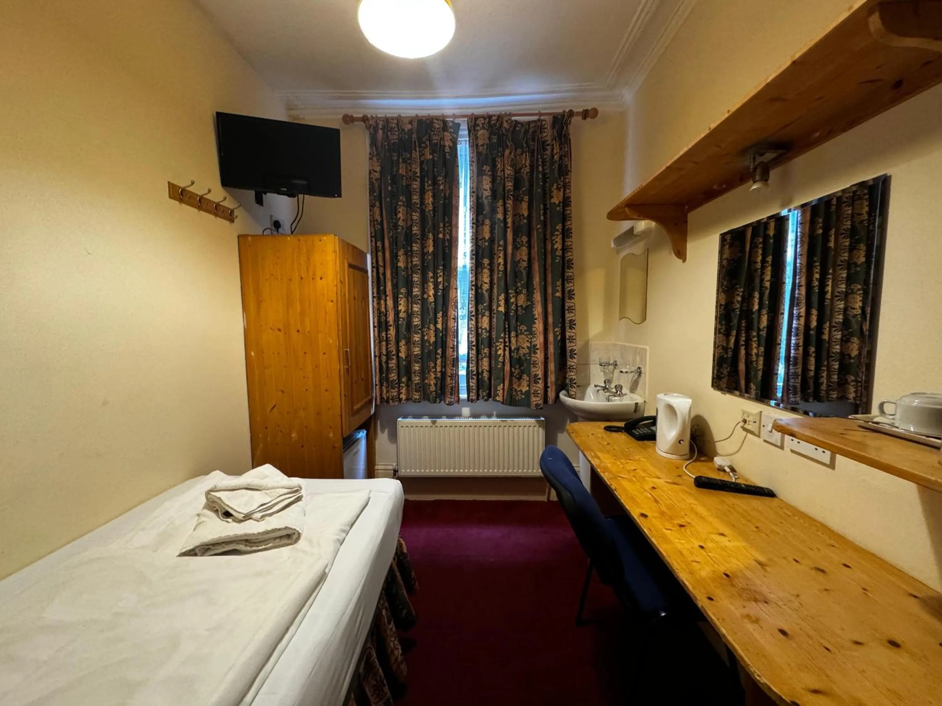 Bed in Bridge Park Hotel