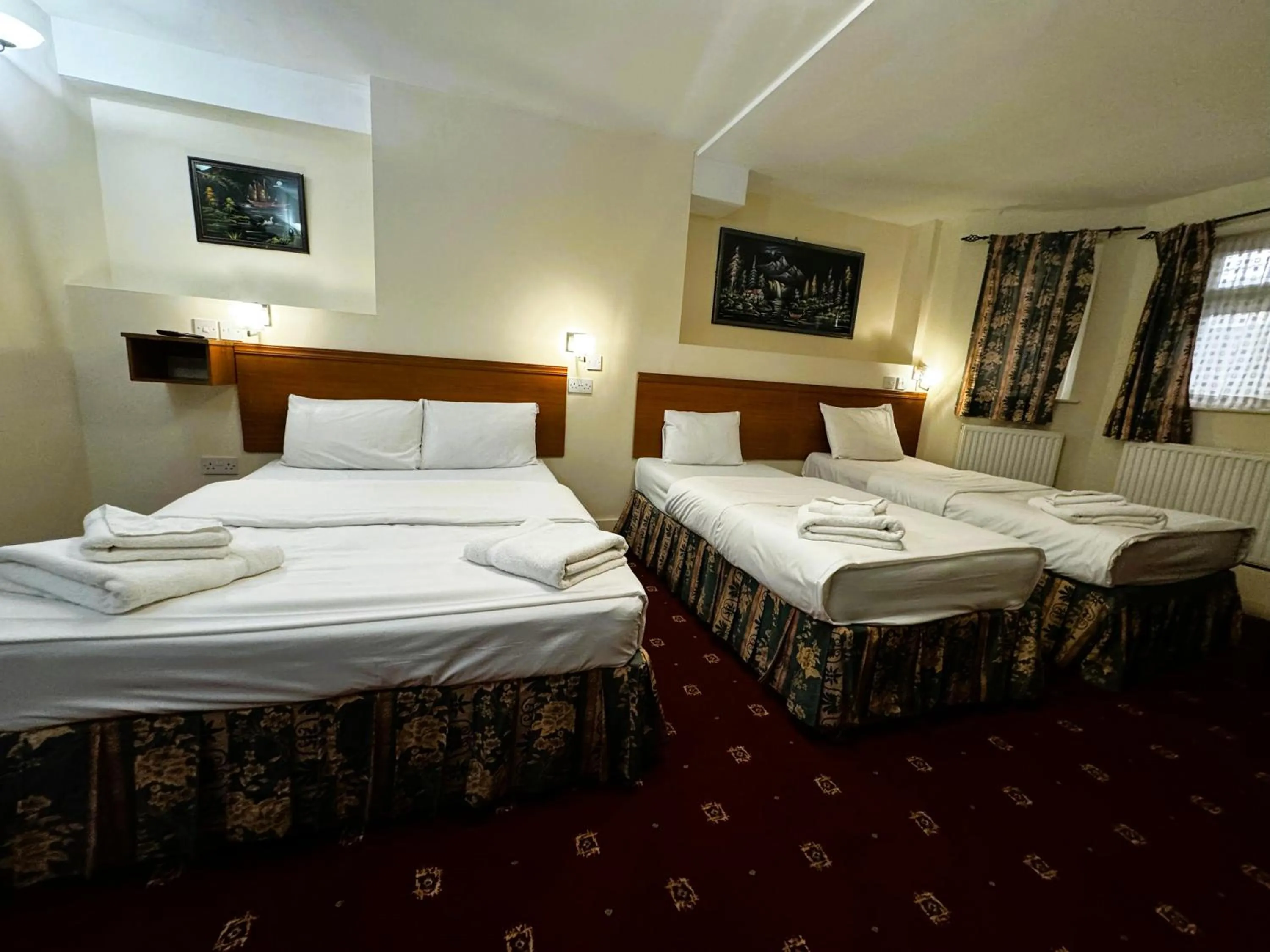 Bed in Bridge Park Hotel