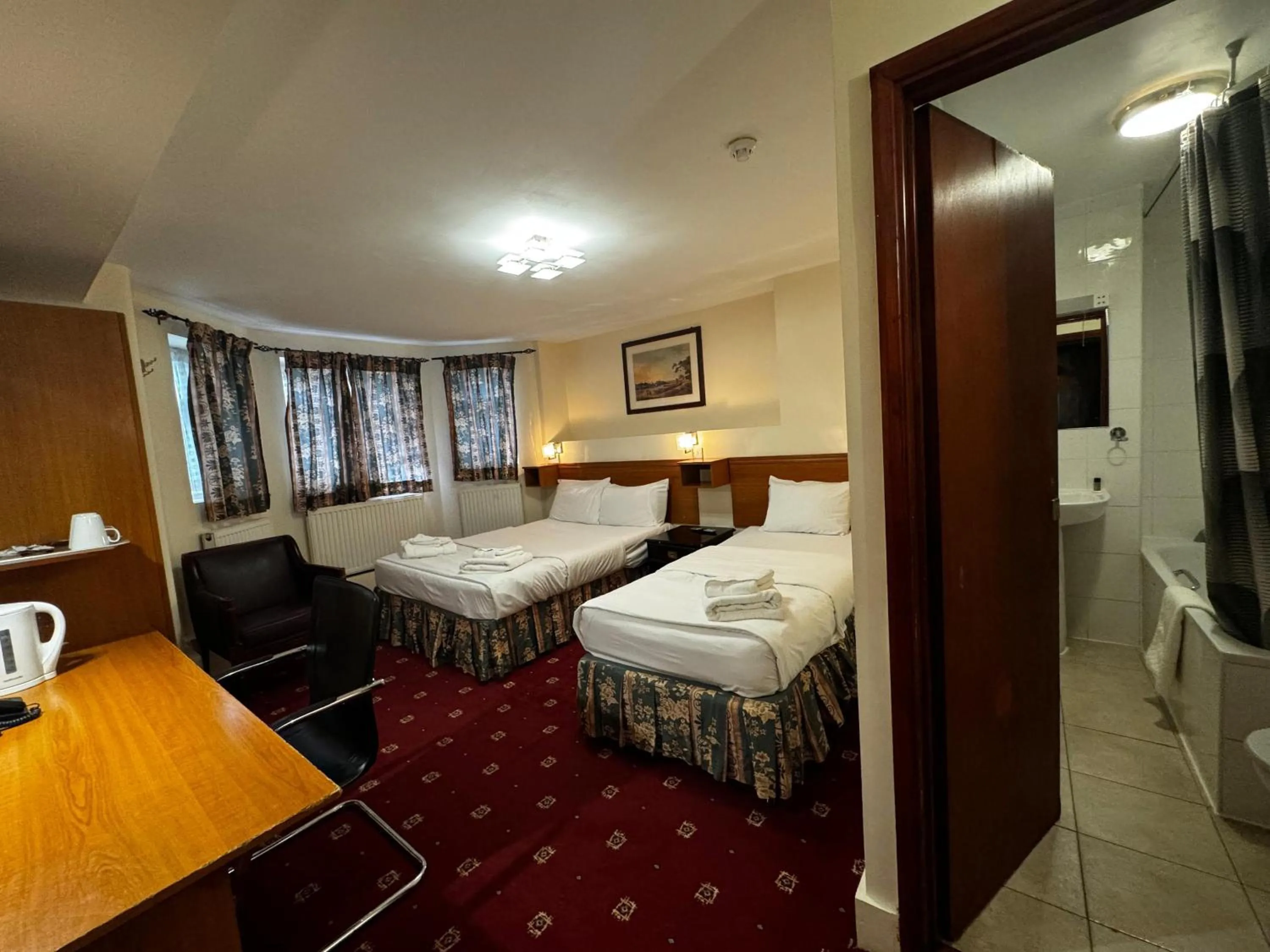 View (from property/room), Bed in Bridge Park Hotel