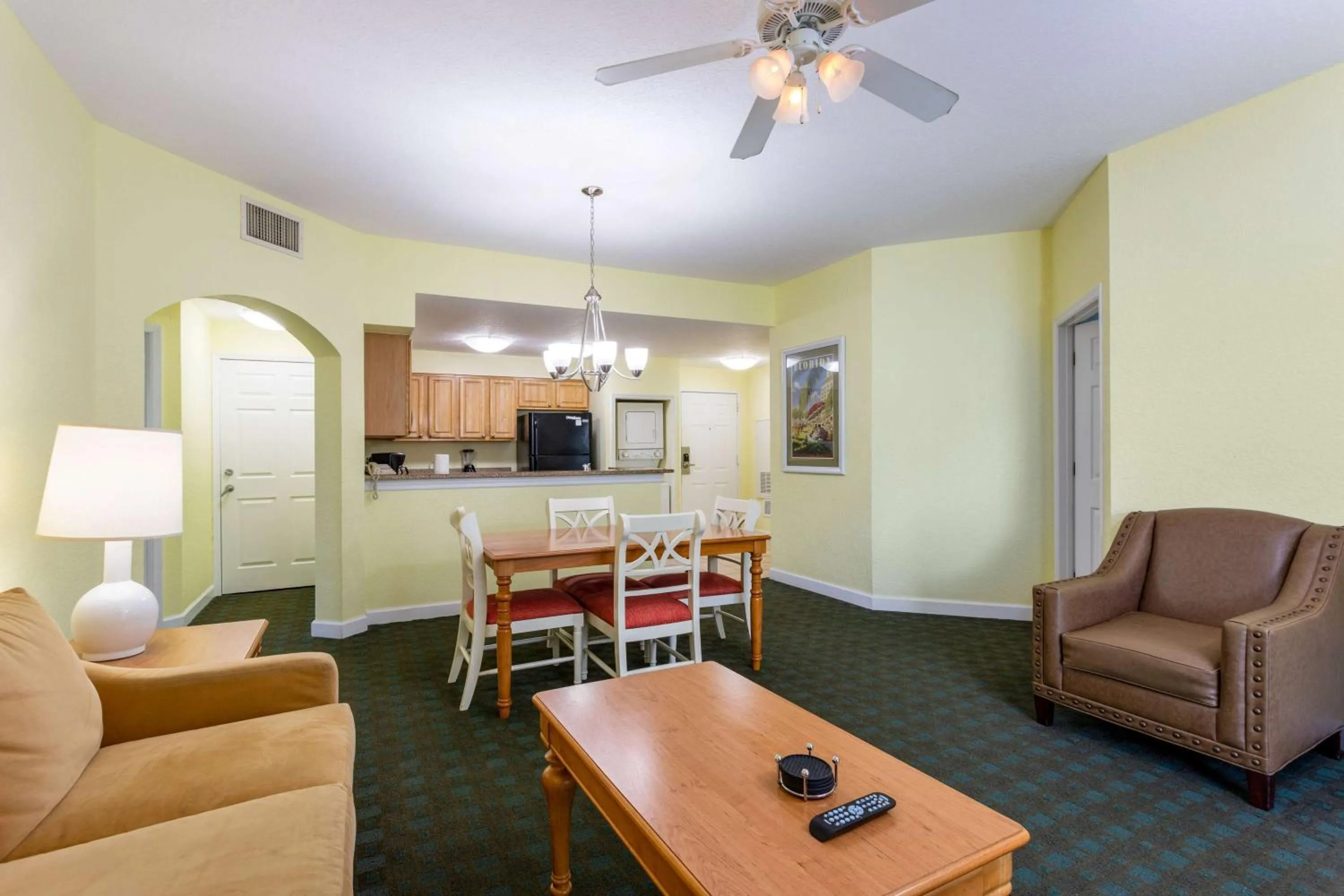 Photo of the whole room, Seating Area in Festiva Orlando Resort Celebration a Ramada by Wyndham