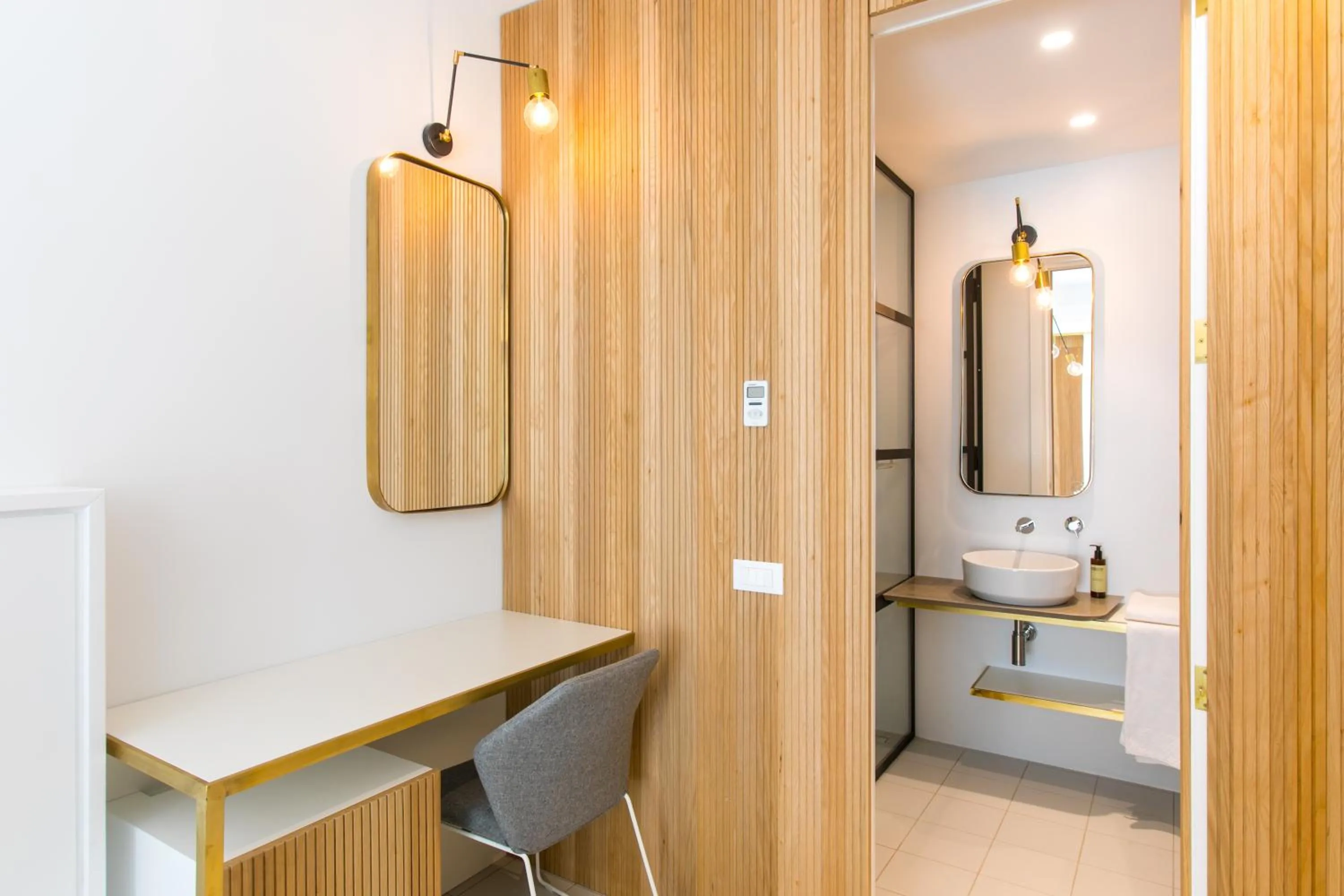 Bathroom in Horti 14 Borgo Trastevere Hotel