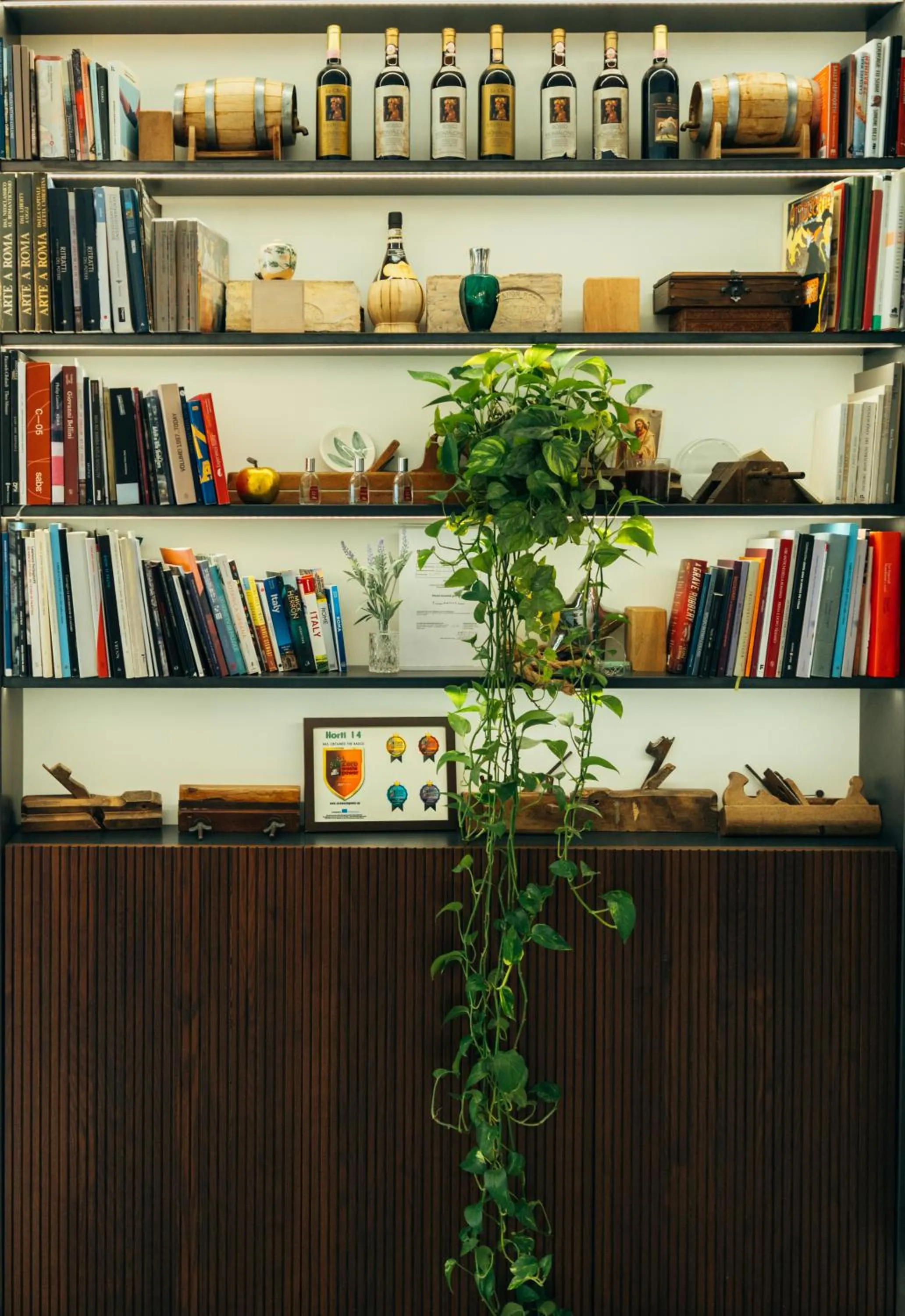 Communal lounge/ TV room in Horti 14 Borgo Trastevere Hotel