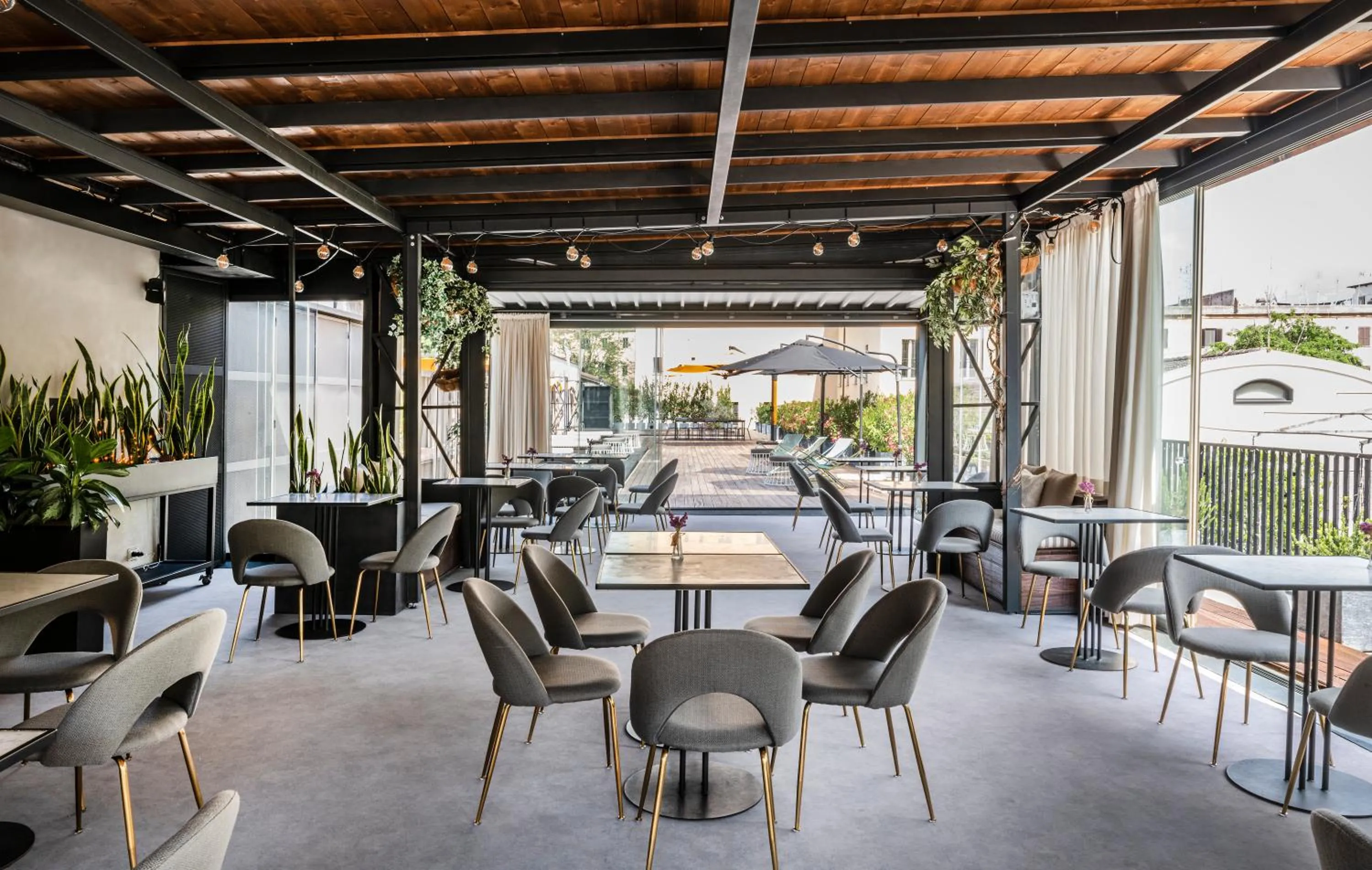 Communal lounge/ TV room in Horti 14 Borgo Trastevere Hotel