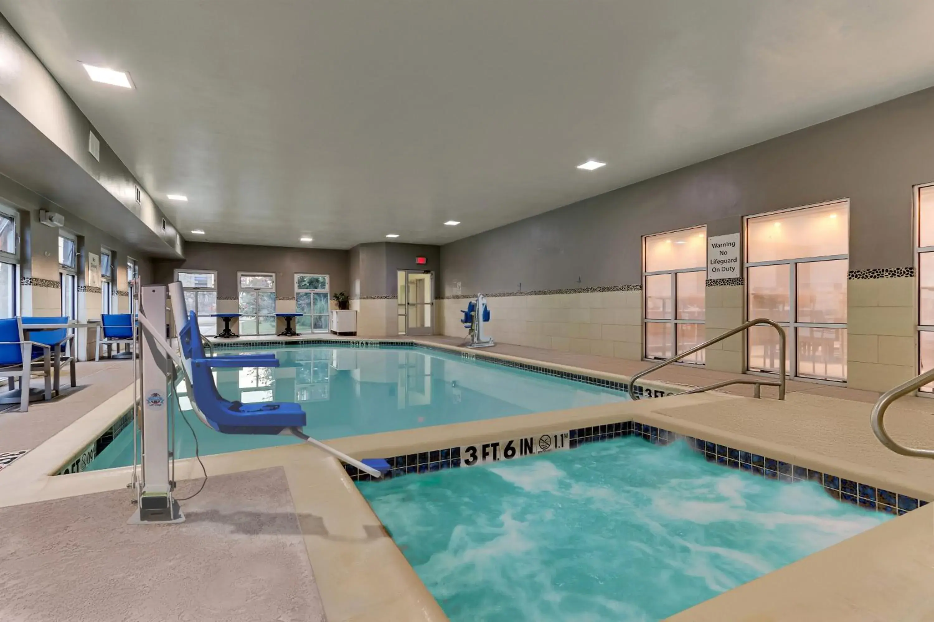 Swimming pool in Holiday Inn Express Hotel and Suites Weatherford by IHG Swimming pool in Holiday Inn Express Hotel and Suites Weatherford by IHG