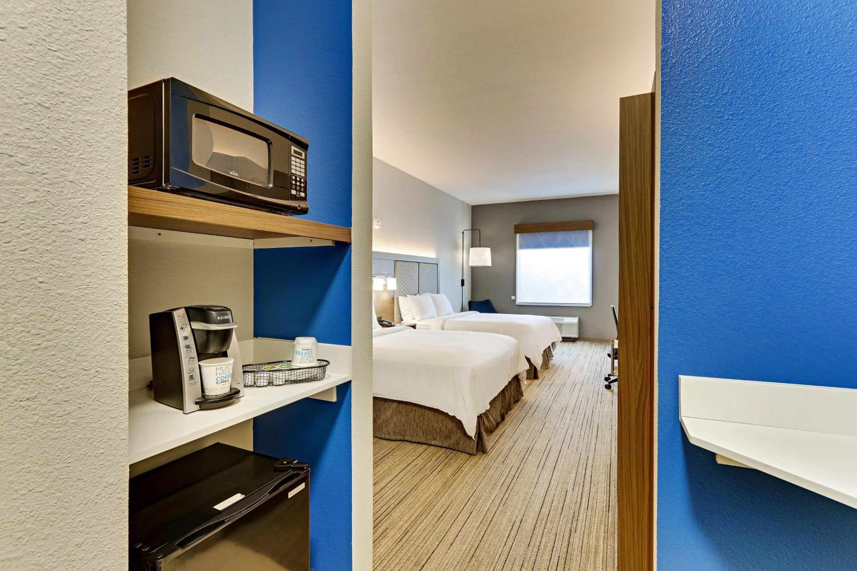 Photo of the whole room, Bed in Holiday Inn Express Hotel and Suites Weatherford by IHG