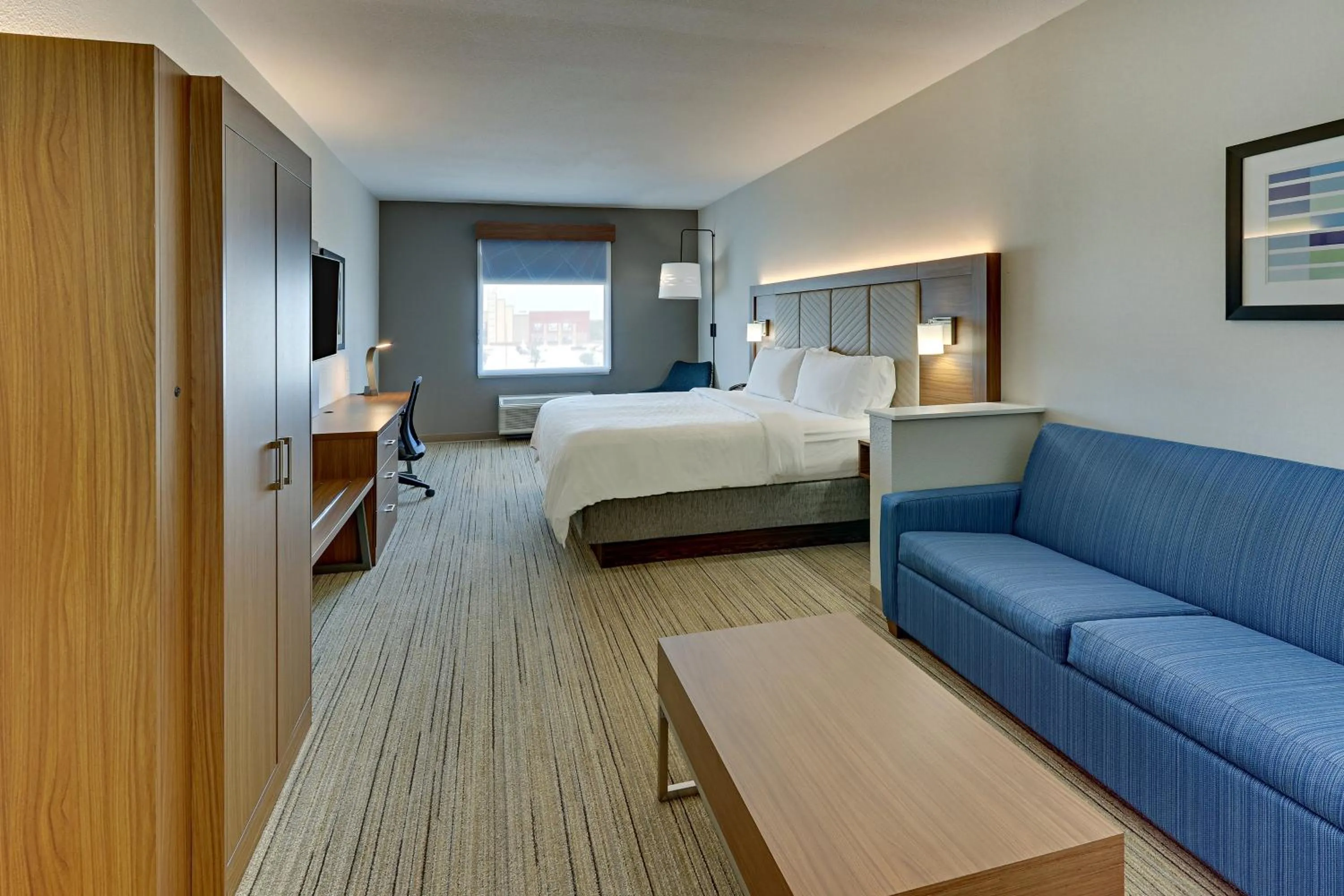 Photo of the whole room, Bed in Holiday Inn Express Hotel and Suites Weatherford by IHG