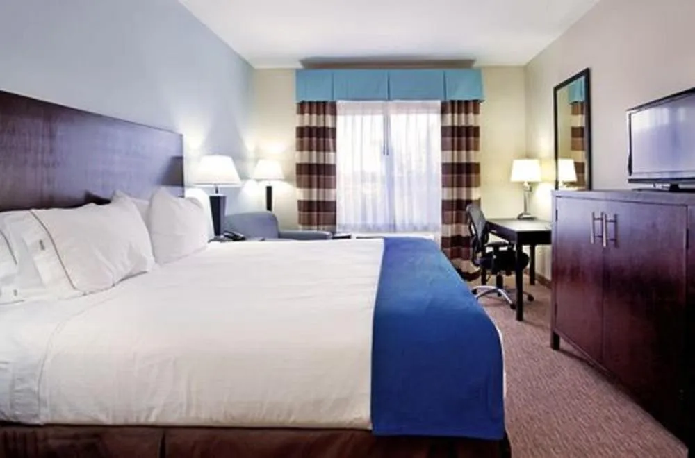 Bed in Holiday Inn Express - Eunice by IHG