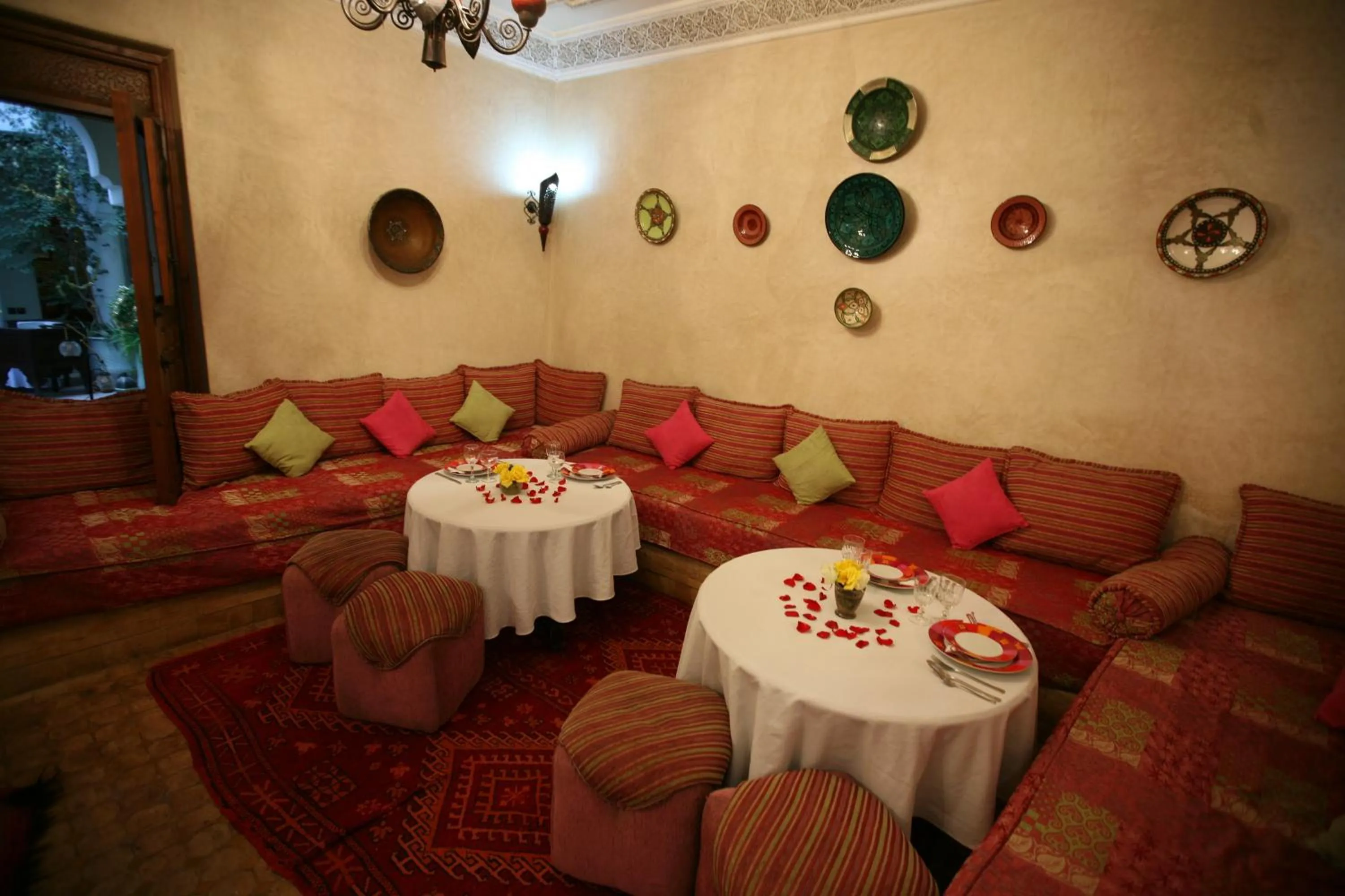 Restaurant/places to eat in Riad Alida
