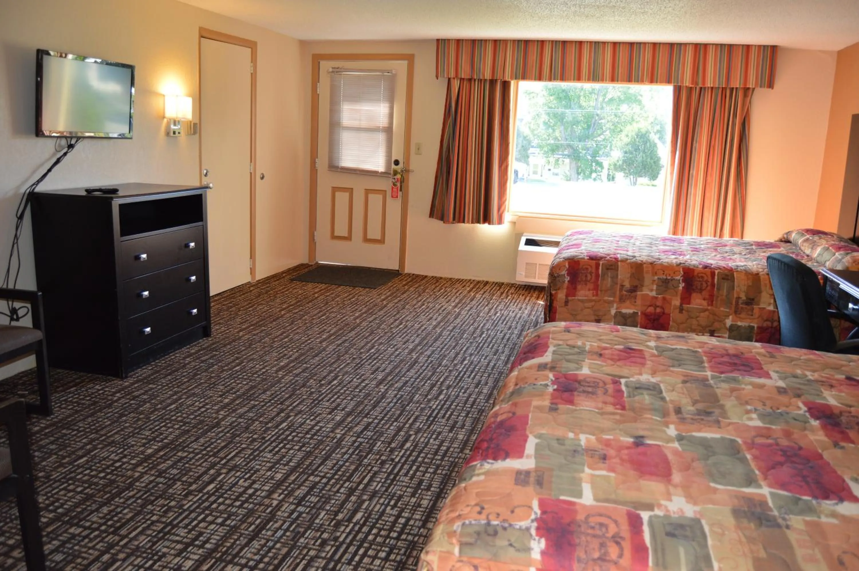 Other, Bed in Hollow Inn and Motel