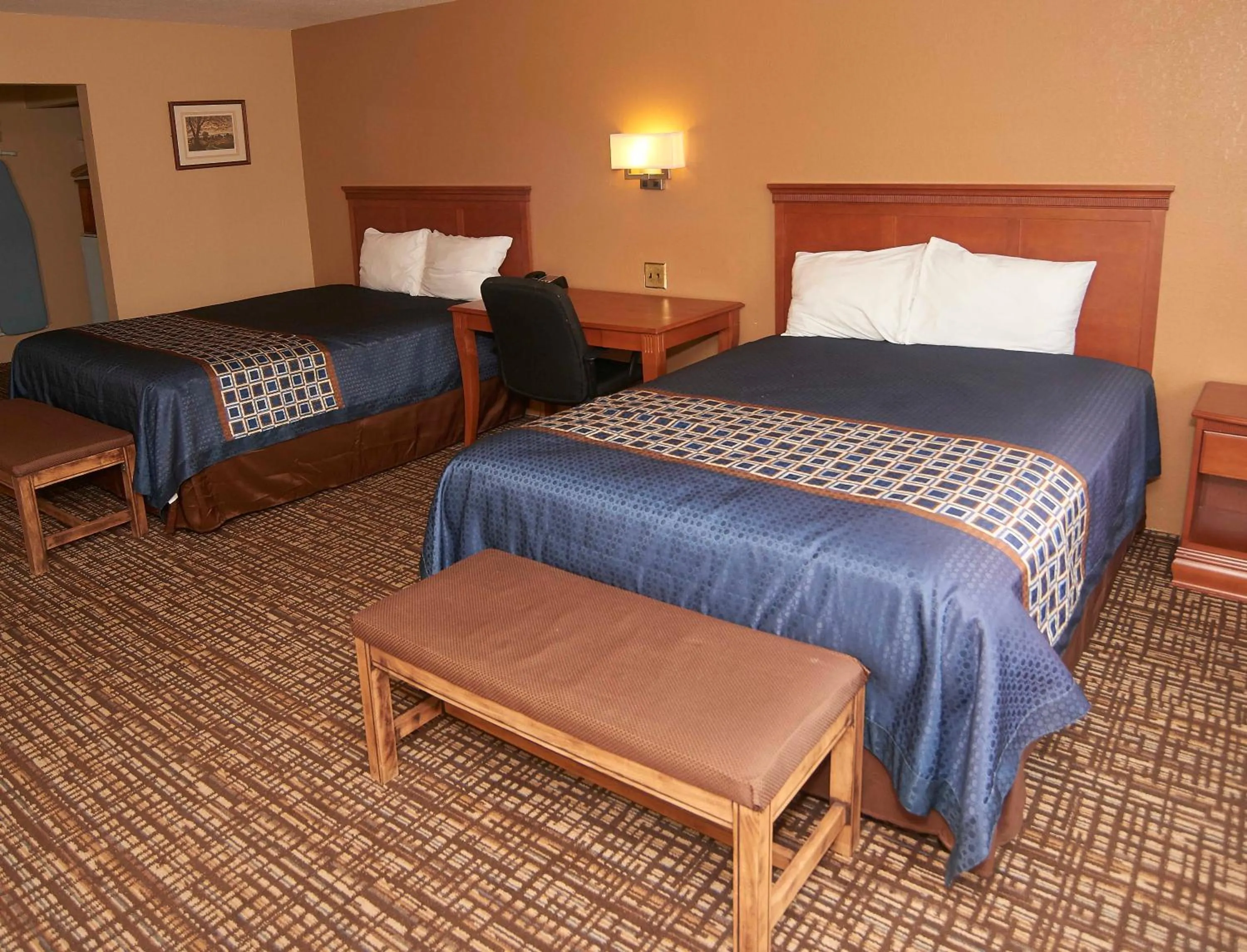 Bedroom, Bed in Hollow Inn and Motel