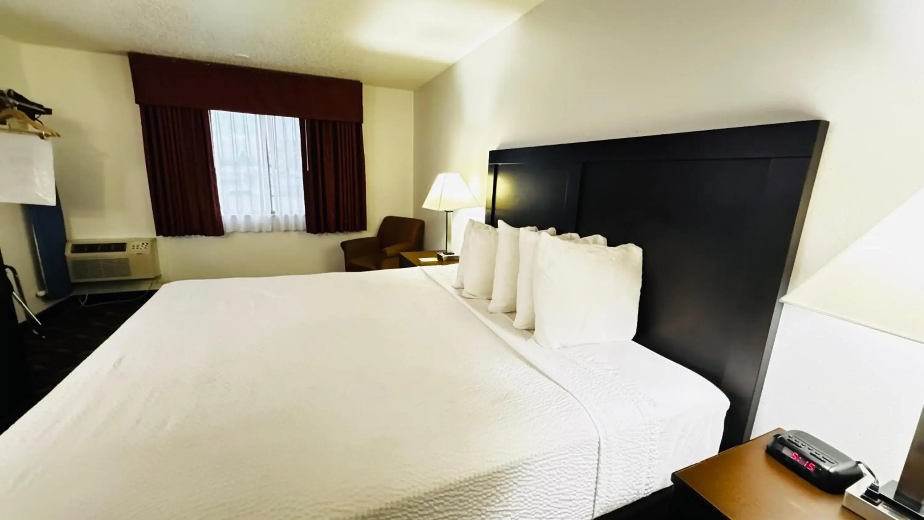 Bed in Days Inn by Wyndham North Platte Bed in Days Inn by Wyndham North Platte