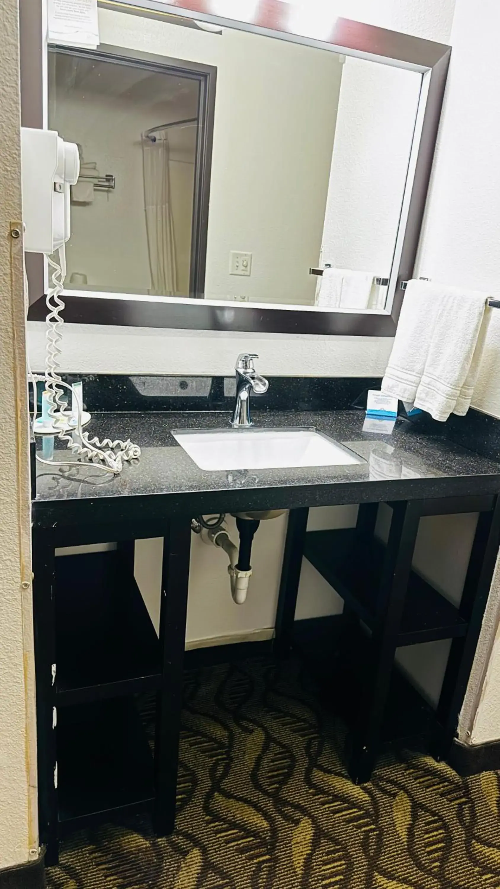 Deluxe King Room with Spa Bath- Non-Smoking in Days Inn by Wyndham North Platte Deluxe King Room with Spa Bath- Non-Smoking in Days Inn by Wyndham North Platte