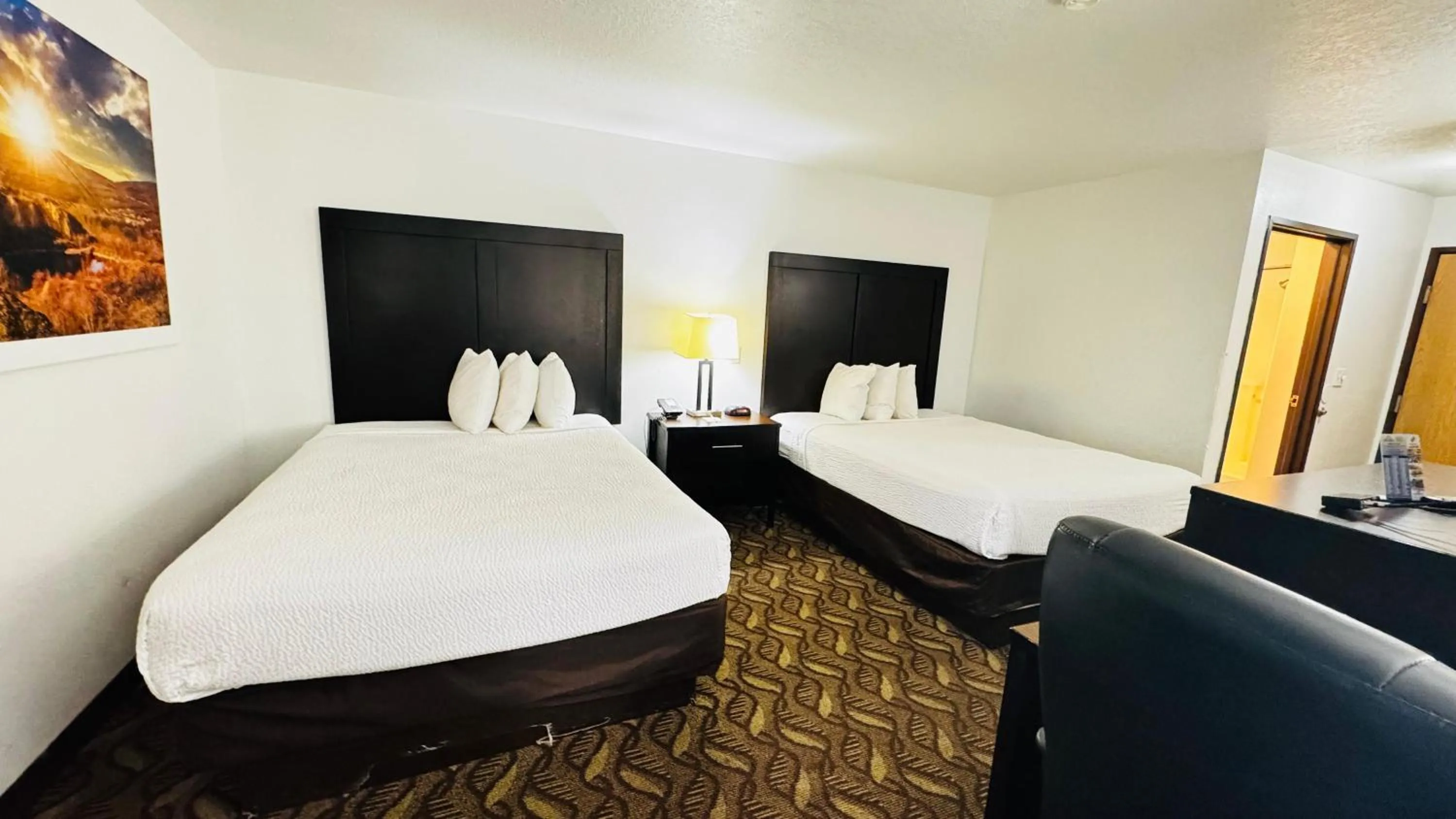 Photo of the whole room, Bed in Days Inn by Wyndham North Platte