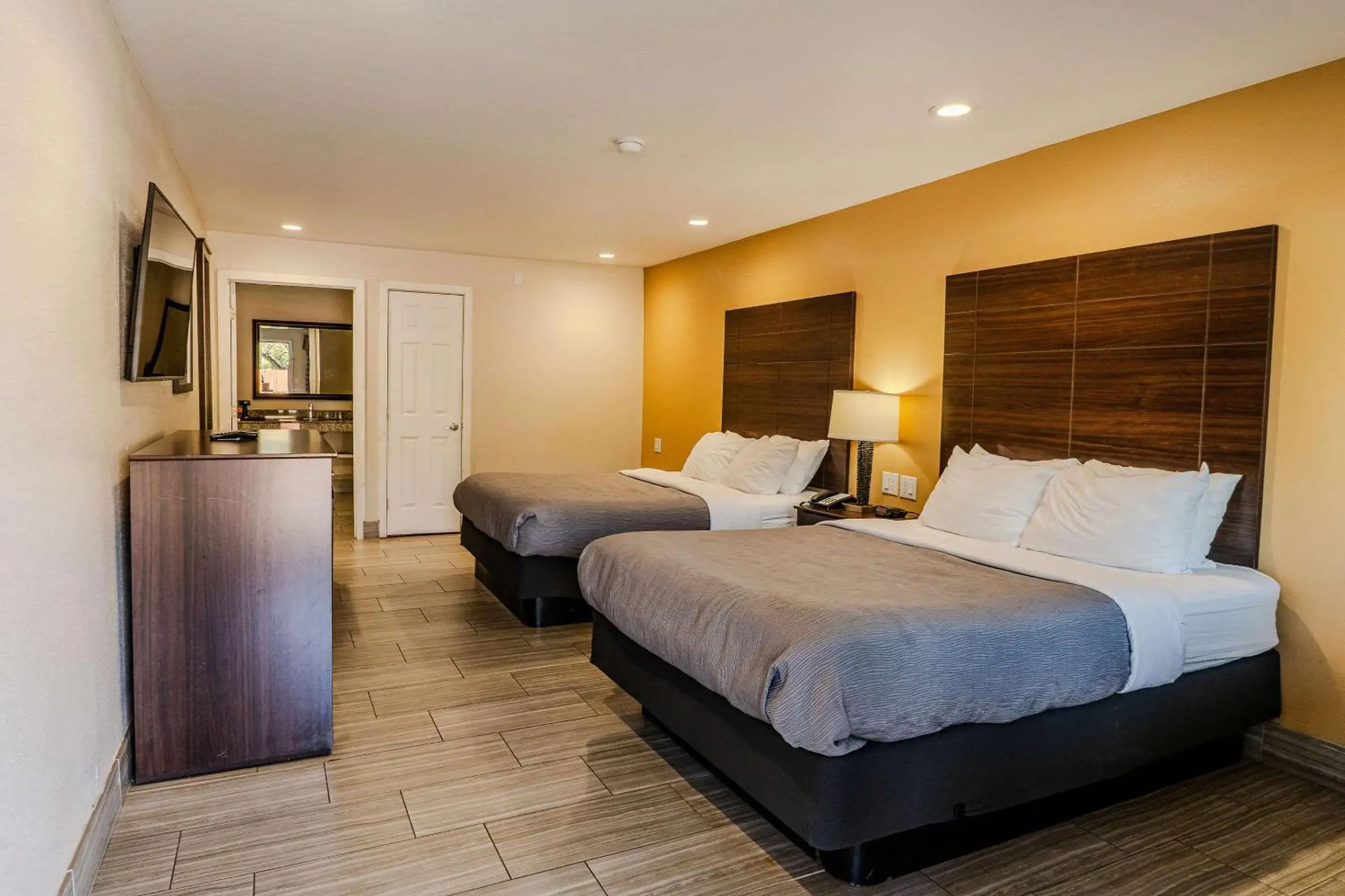 Bedroom, Bed in Quality Inn Rockport on Aransas Bay Bedroom, Bed in Quality Inn Rockport on Aransas Bay