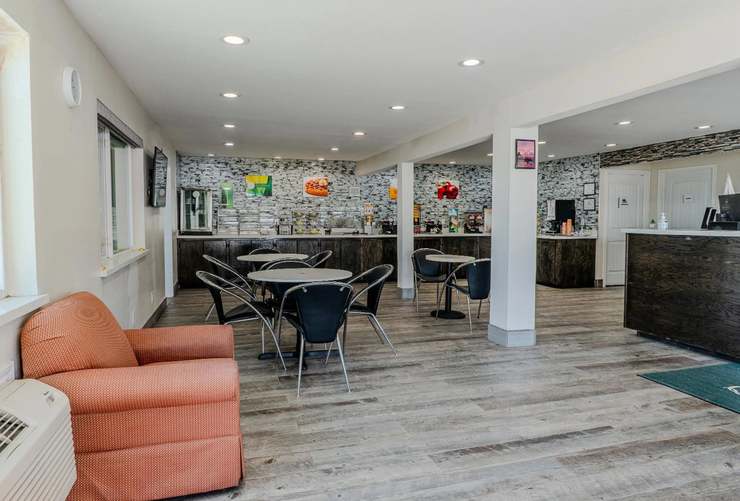 Breakfast in Quality Inn Rockport on Aransas Bay