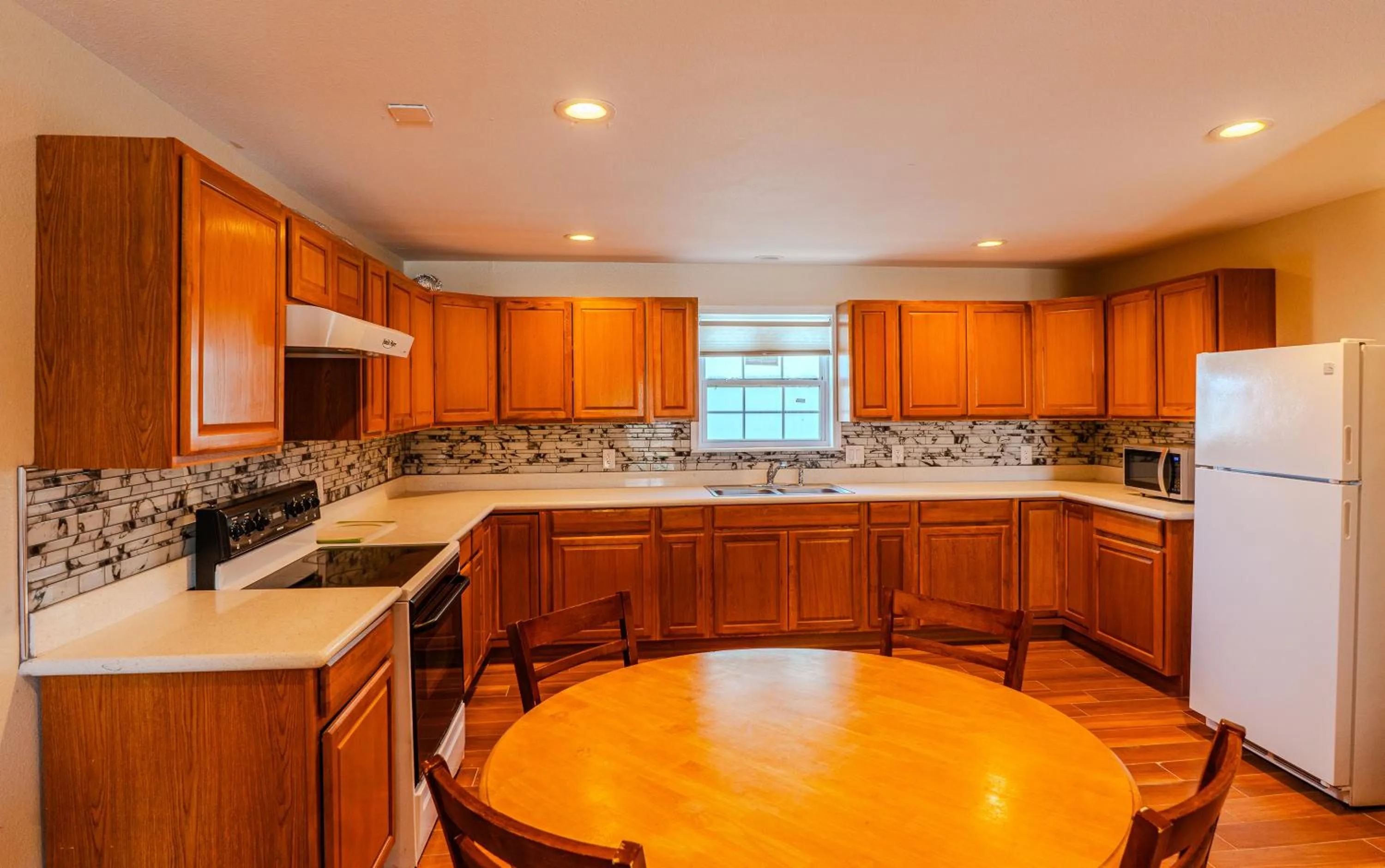 Kitchen or kitchenette in Quality Inn Rockport on Aransas Bay