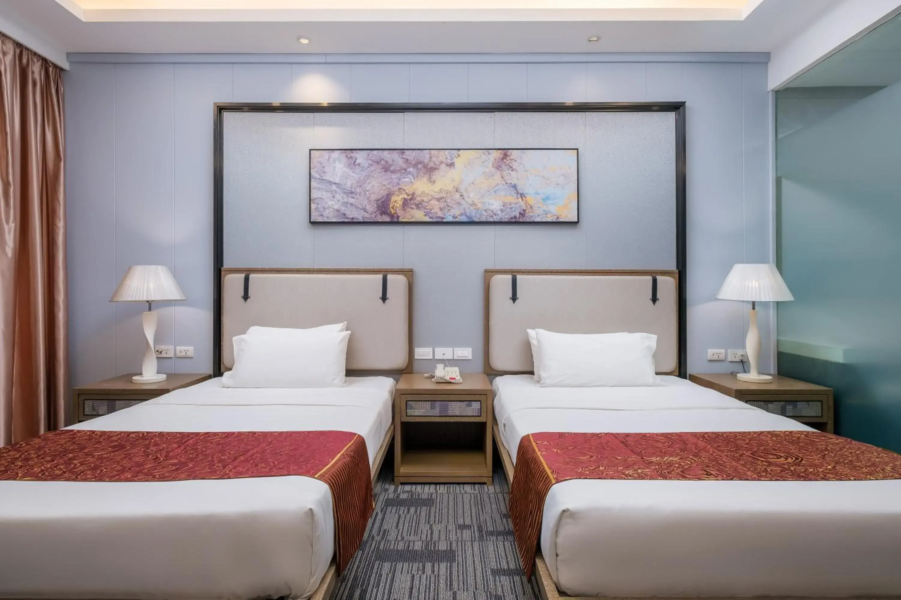 Bed in Sunlight Hotel Puerto Princesa Bed in Sunlight Hotel Puerto Princesa