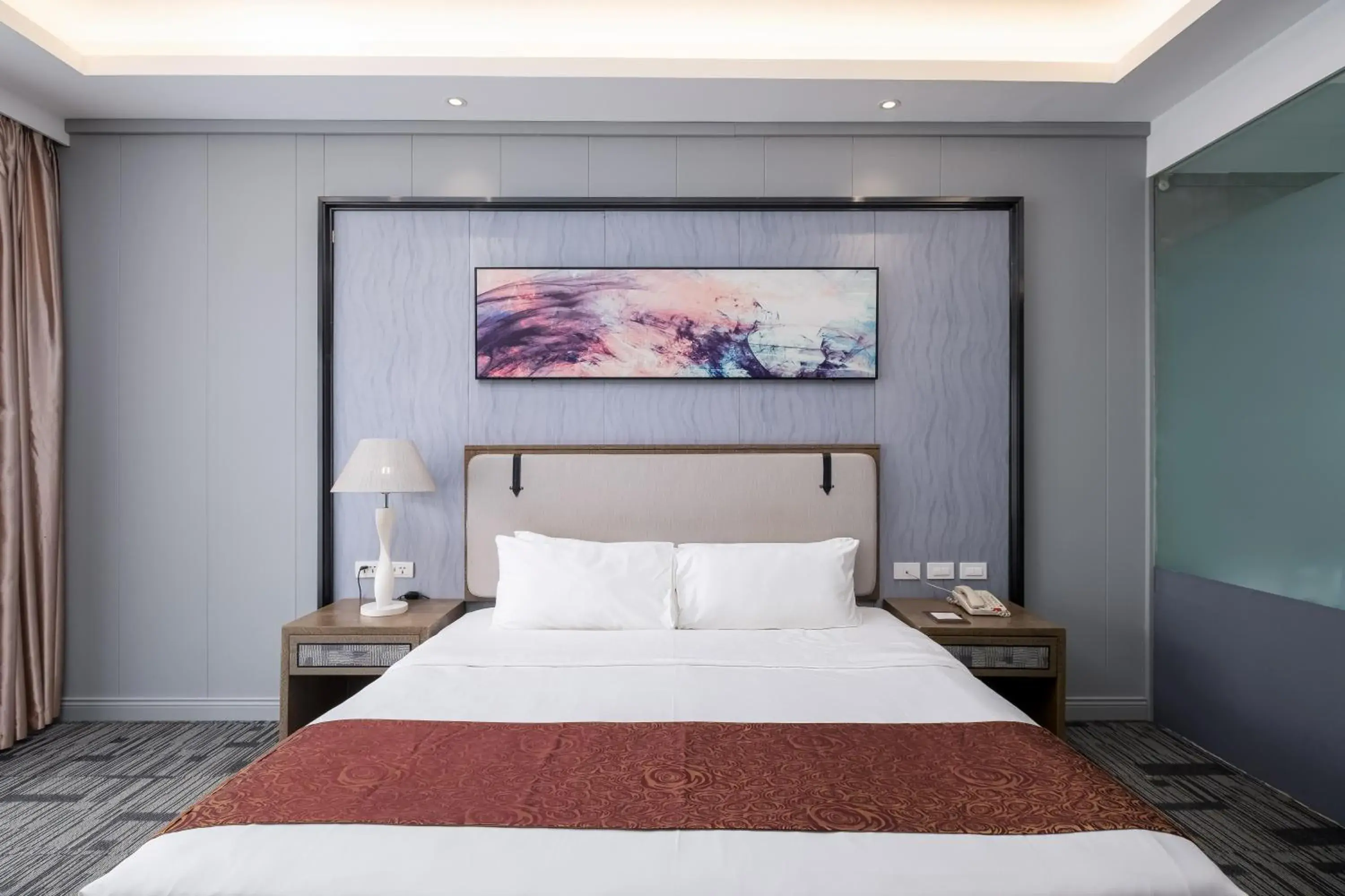 Bed in Sunlight Hotel Puerto Princesa Bed in Sunlight Hotel Puerto Princesa