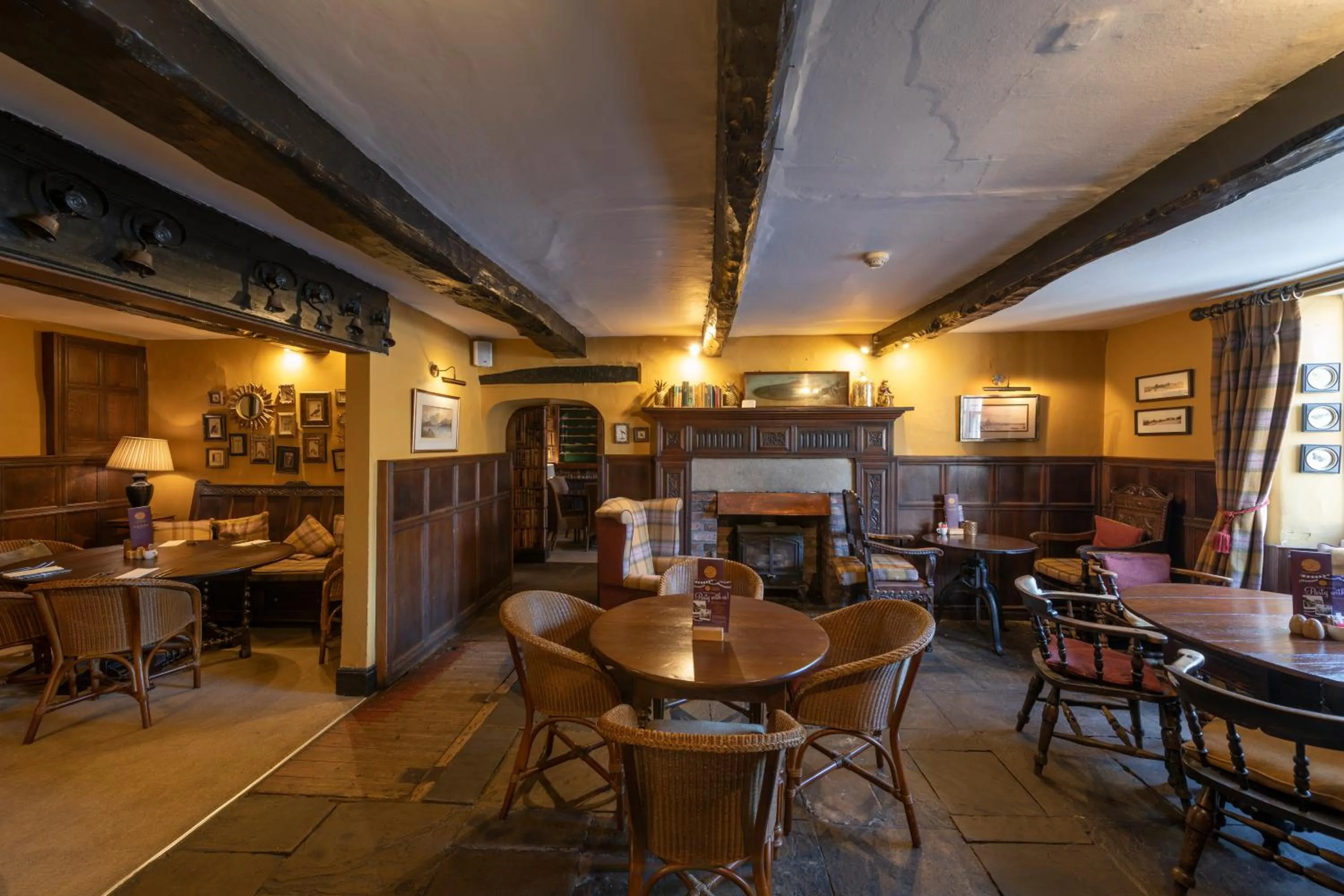 Restaurant/places to eat in The Shireburn Arms