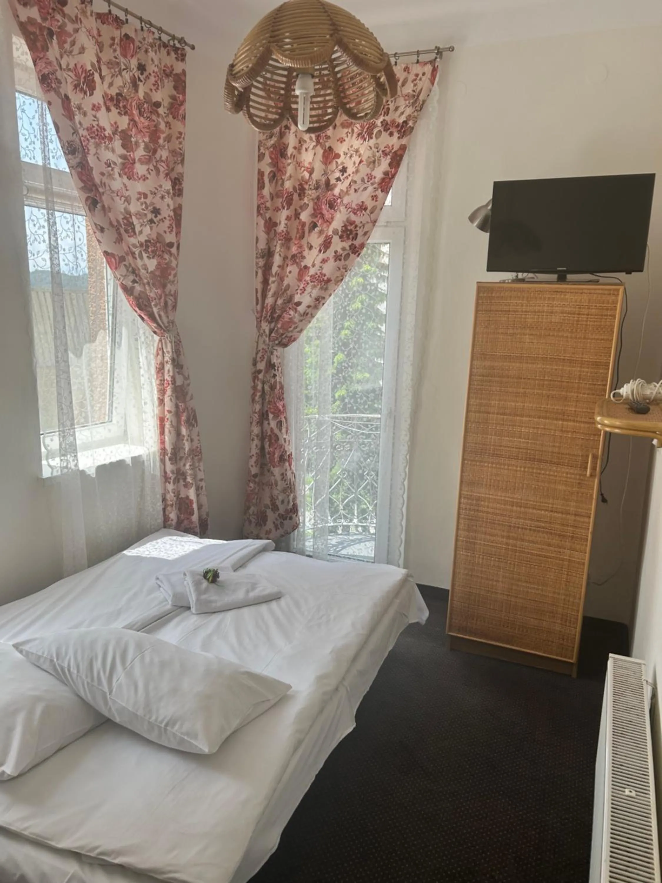 Photo of the whole room, Bed in Willa Safona