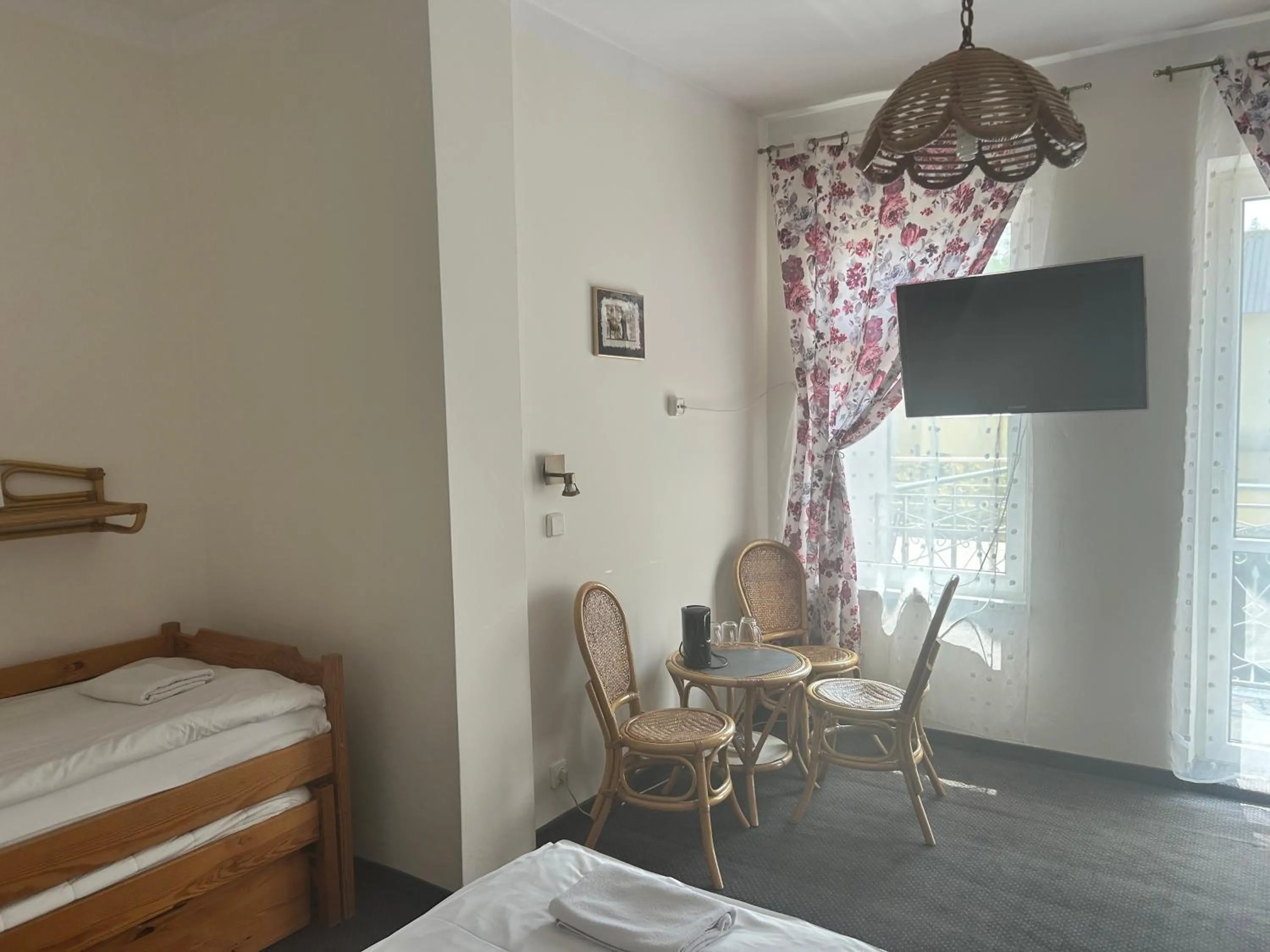 Photo of the whole room, Bed in Willa Safona