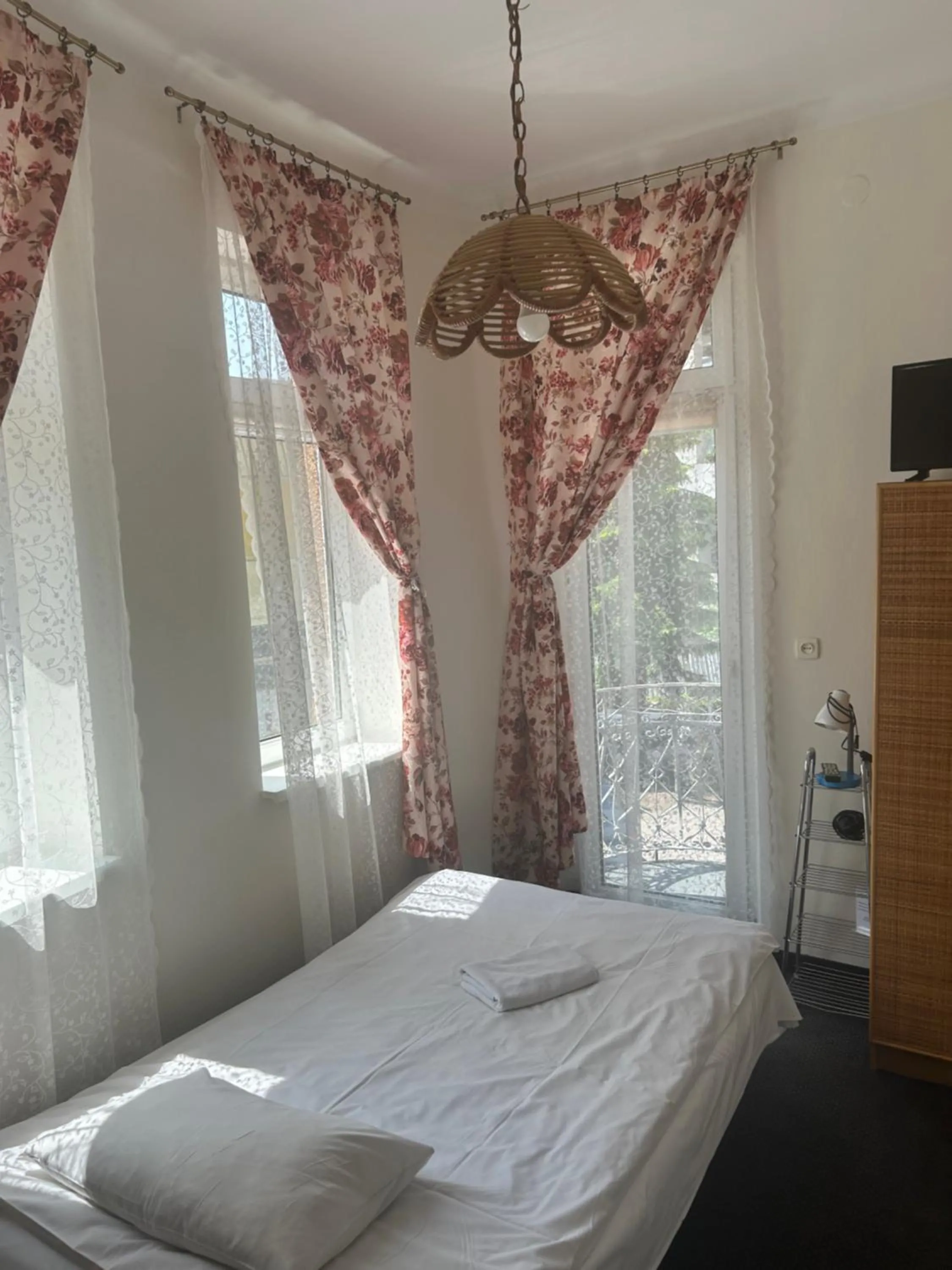 Photo of the whole room, Bed in Willa Safona