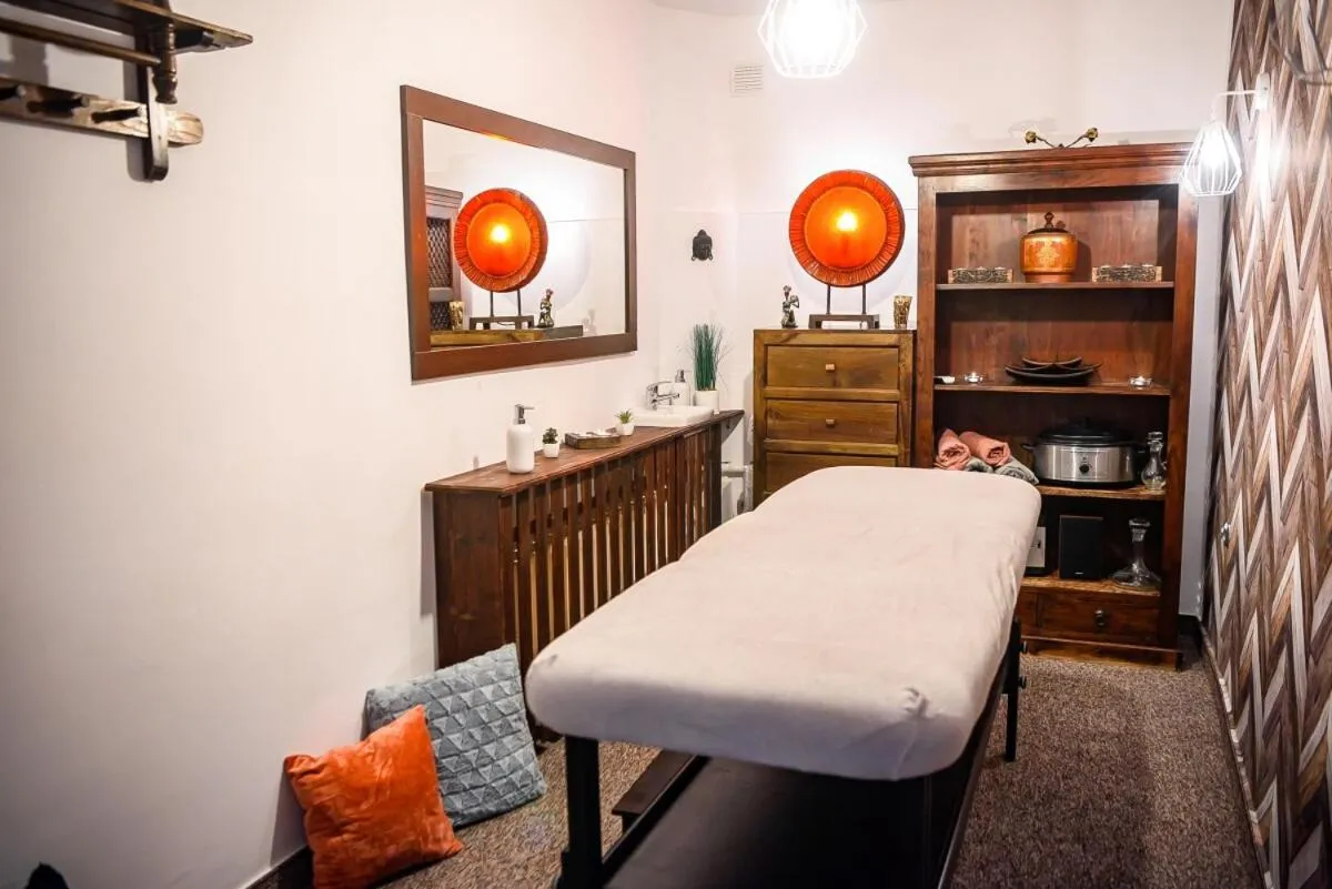 Massage in Willa Safona