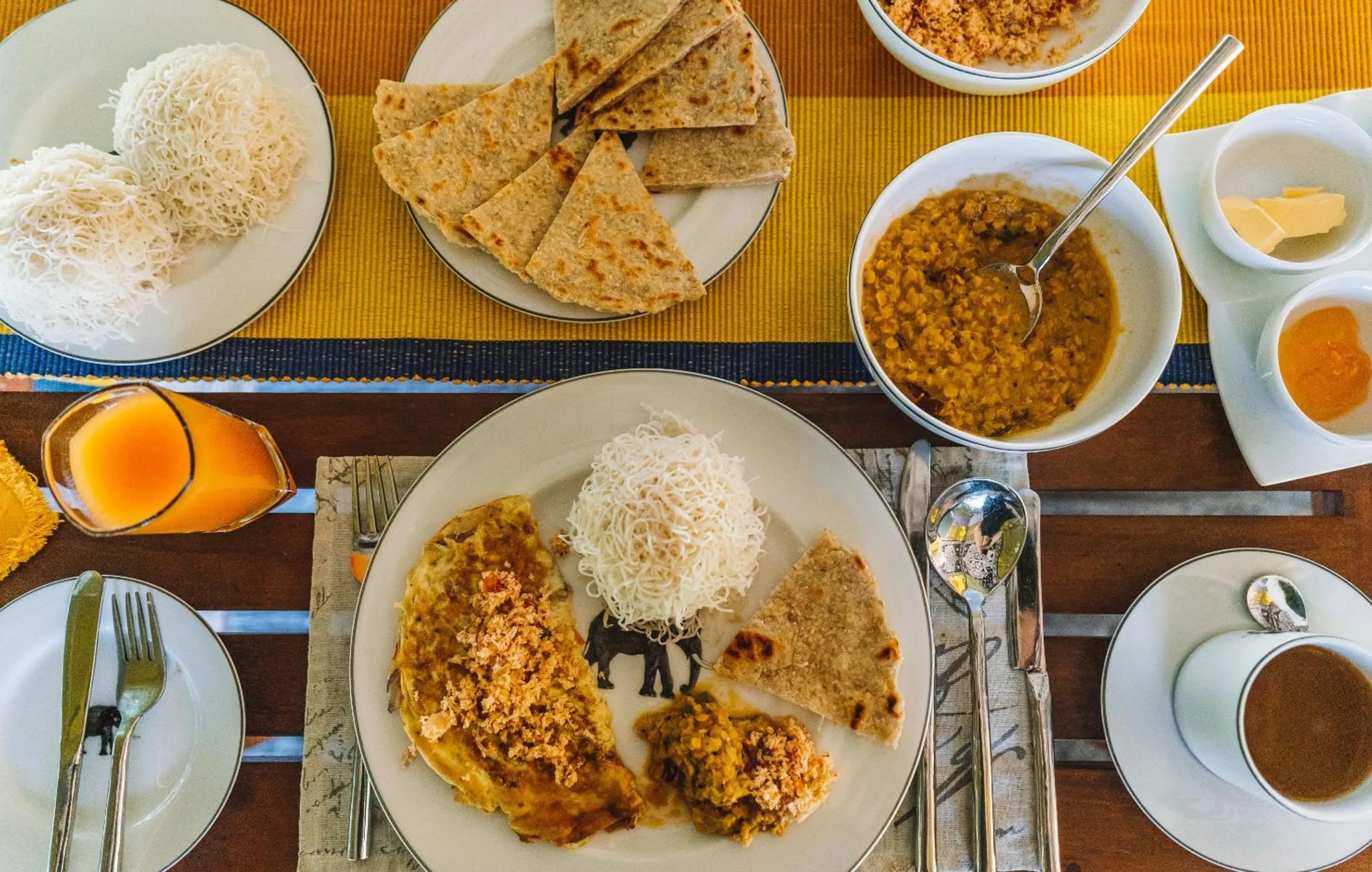 Food in Mahoora Udawalawe - by Eco Team