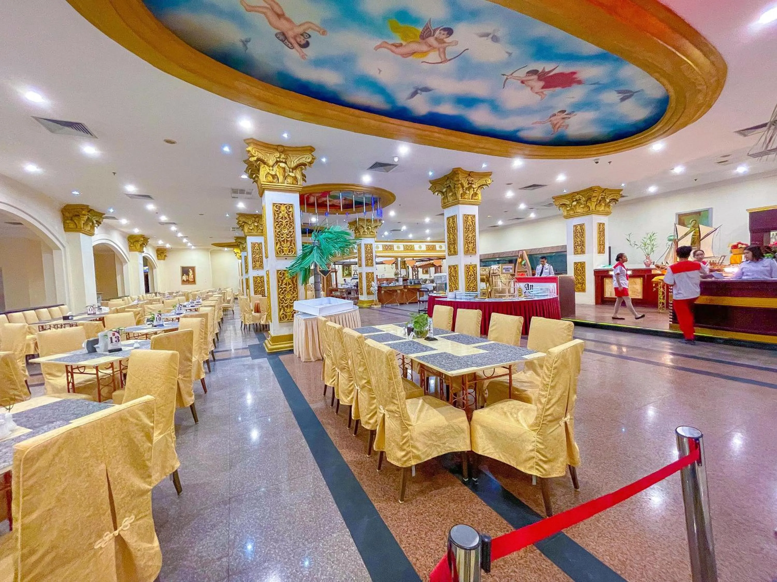 Restaurant/places to eat in Pacific Palace Hotel