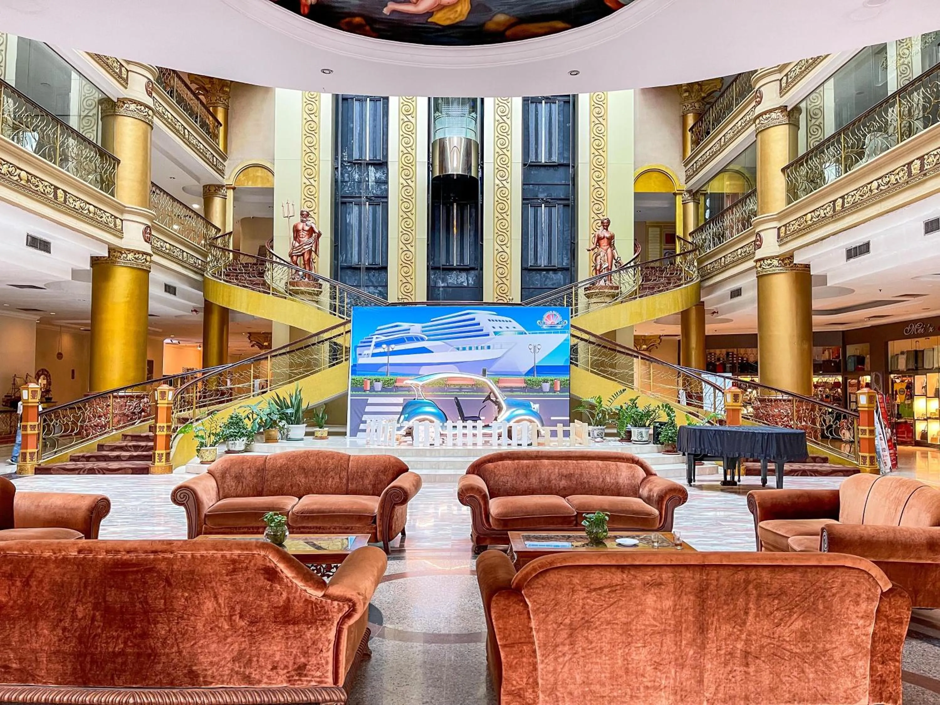 Lobby or reception in Pacific Palace Hotel
