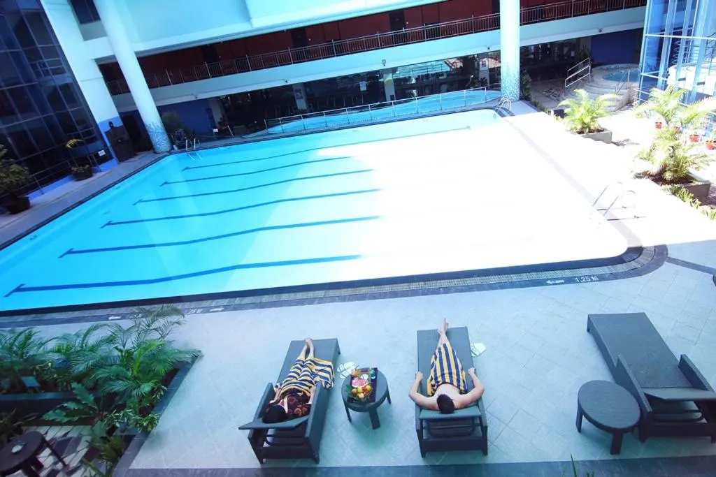 Swimming pool in Pacific Palace Hotel