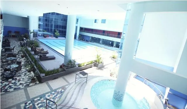 Swimming pool in Pacific Palace Hotel