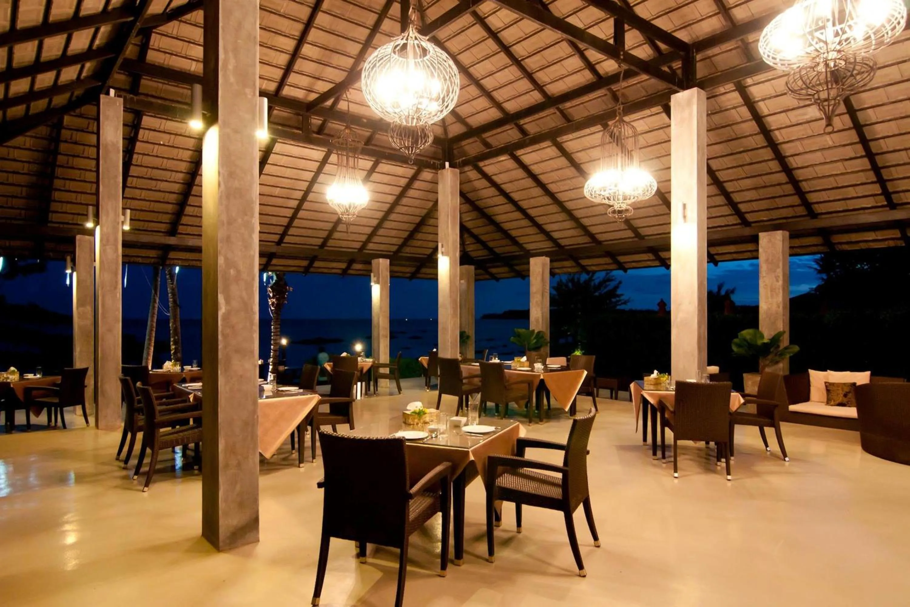 Restaurant/places to eat in Plub Pla Koh Mak Retreat