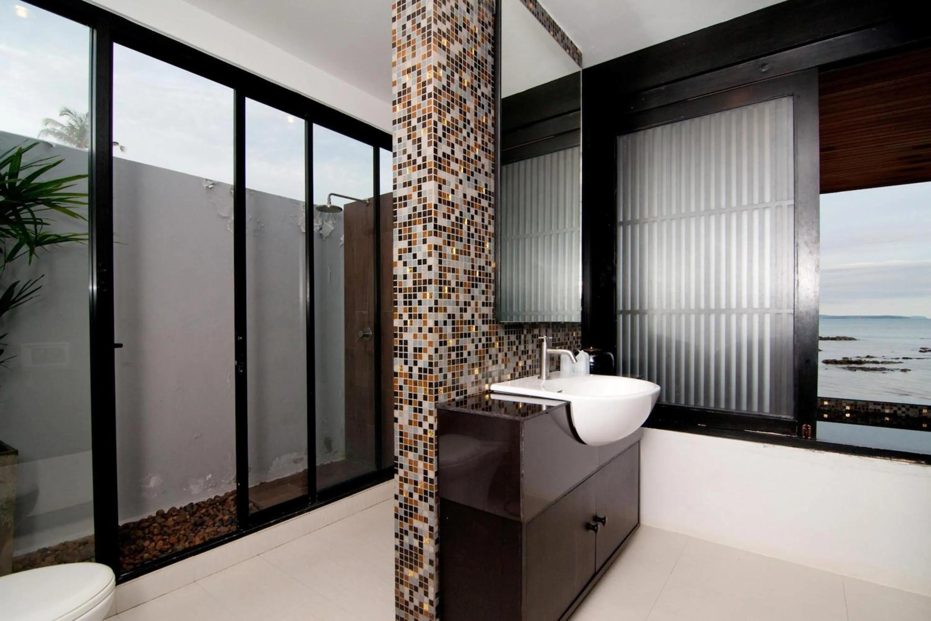 Bathroom in Plub Pla Koh Mak Retreat