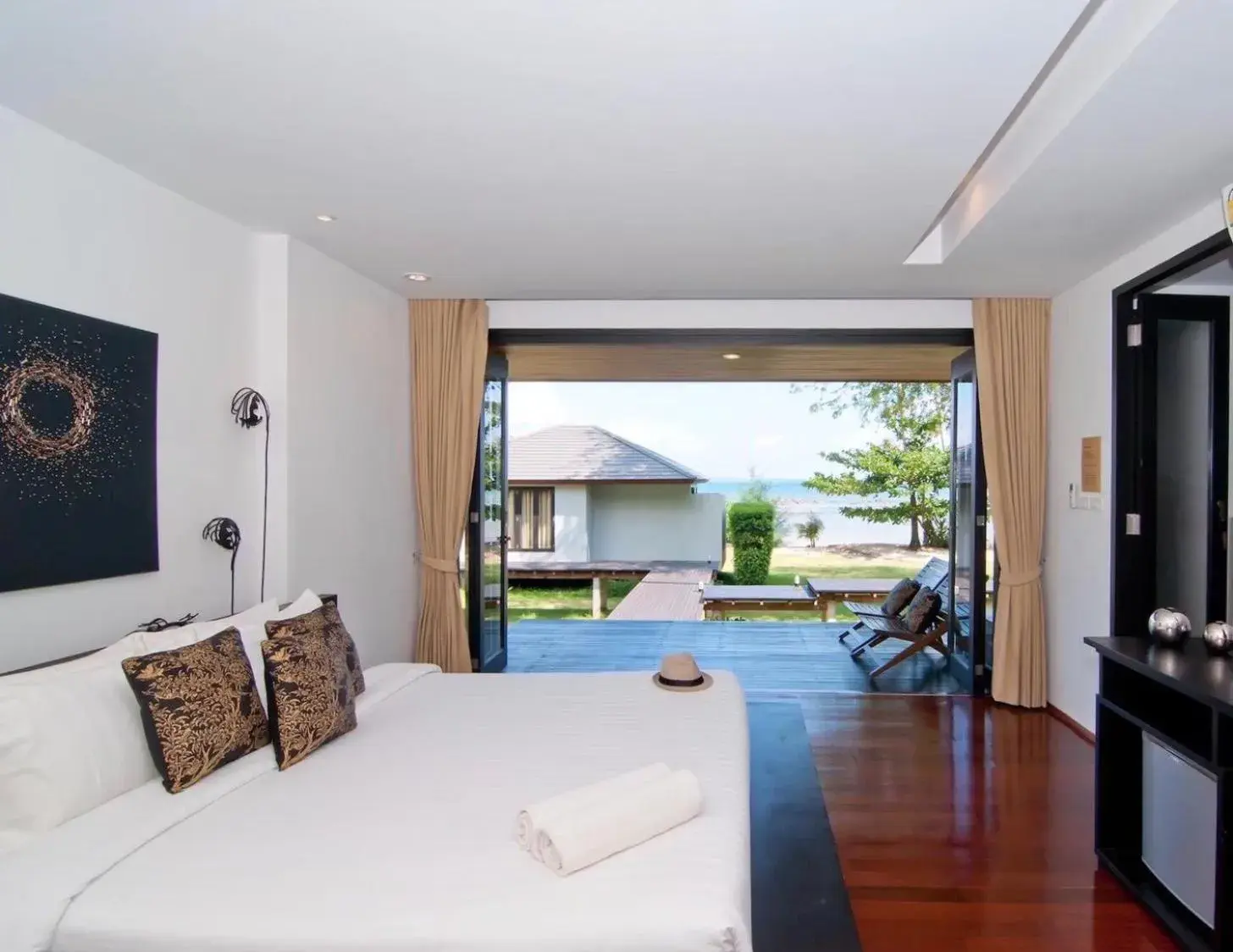 Bed in Plub Pla Koh Mak Retreat Bed in Plub Pla Koh Mak Retreat