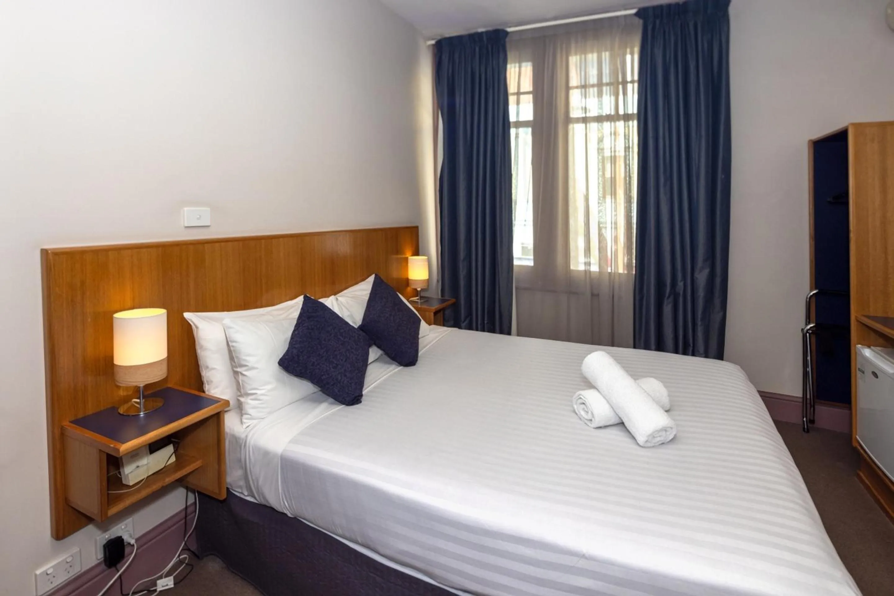 Bedroom, Bed in Central Hotel Hobart