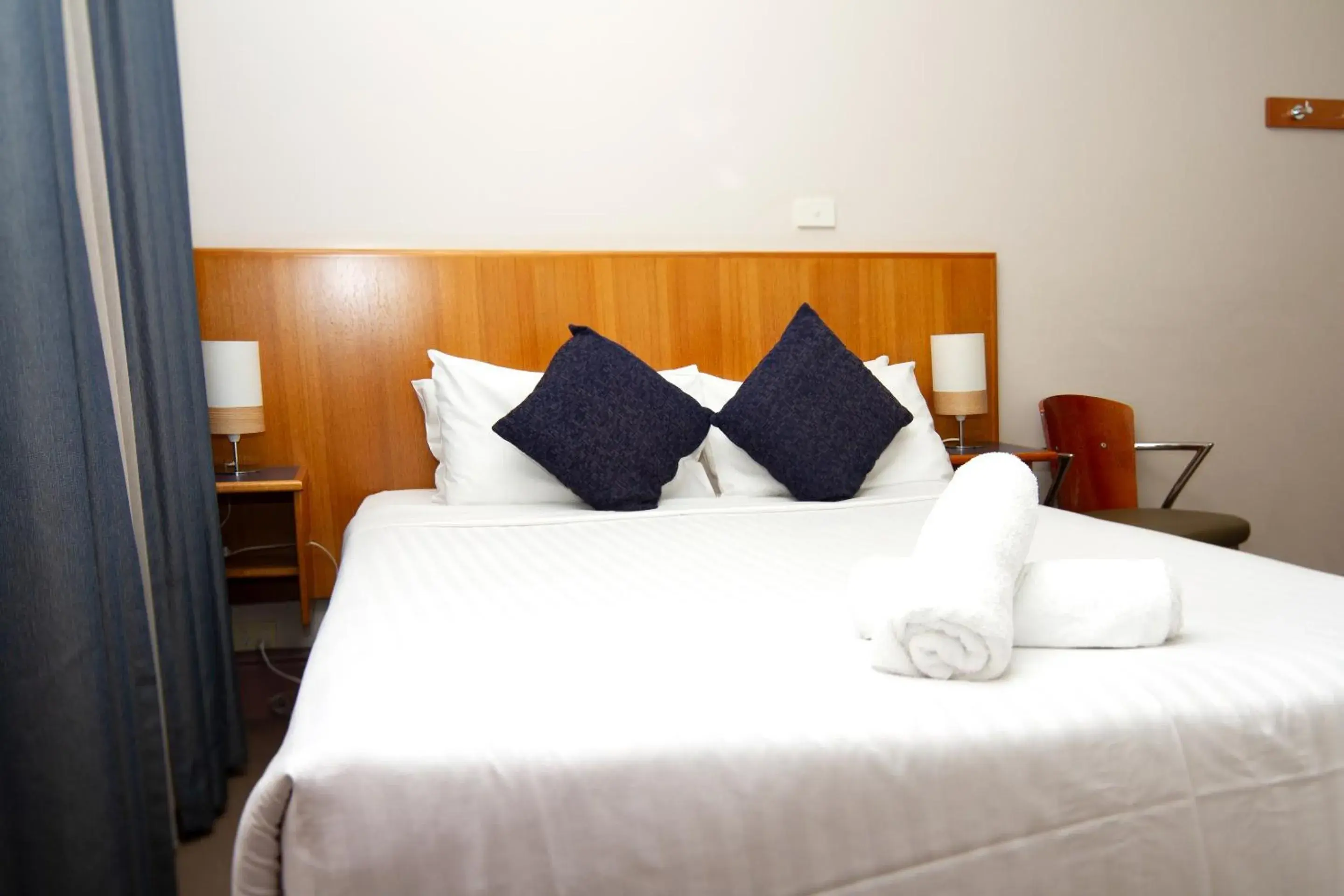 Queen Room in Central Hotel Hobart Queen Room in Central Hotel Hobart