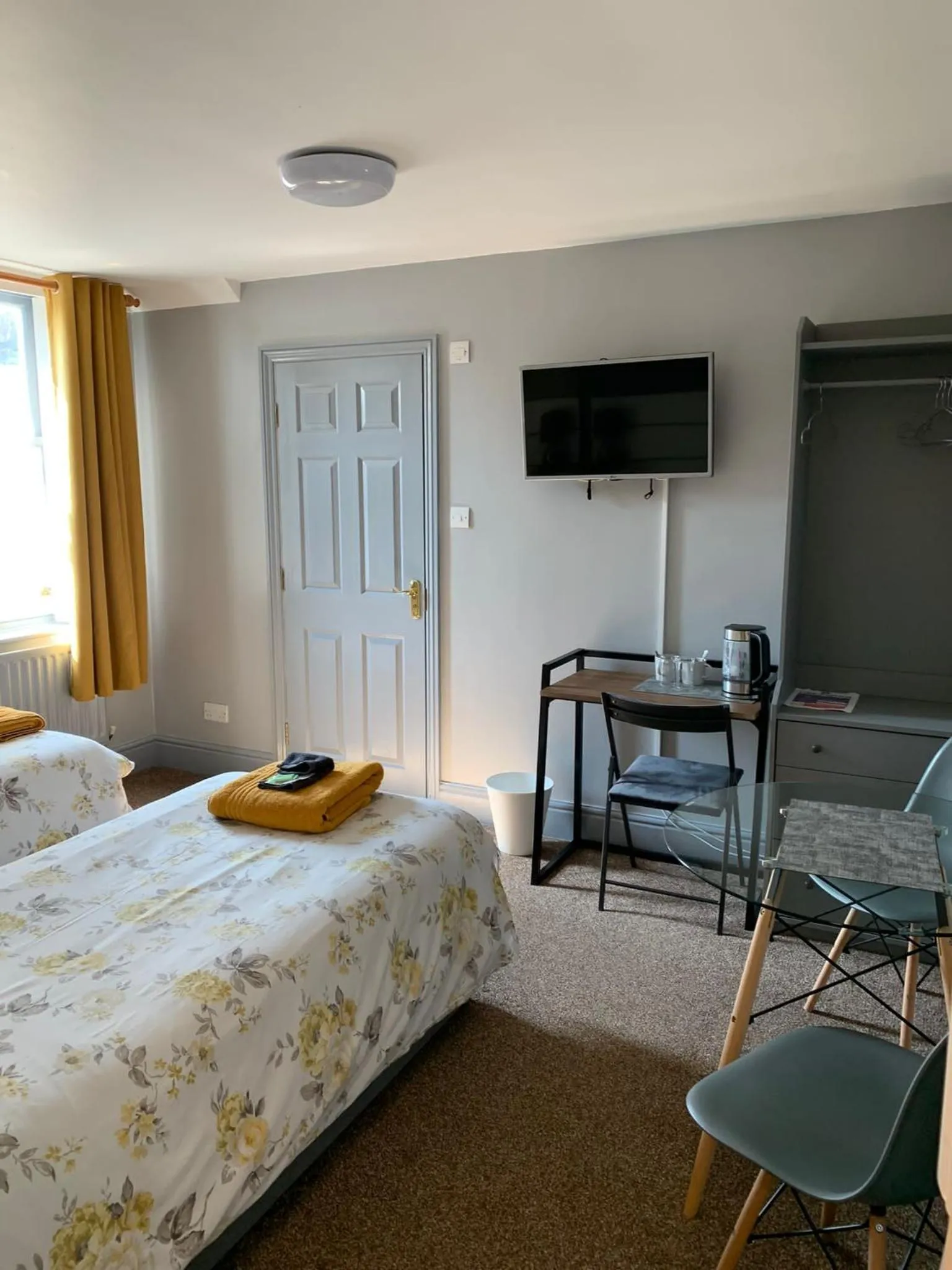 Bed in Hall Park Hotel self check in