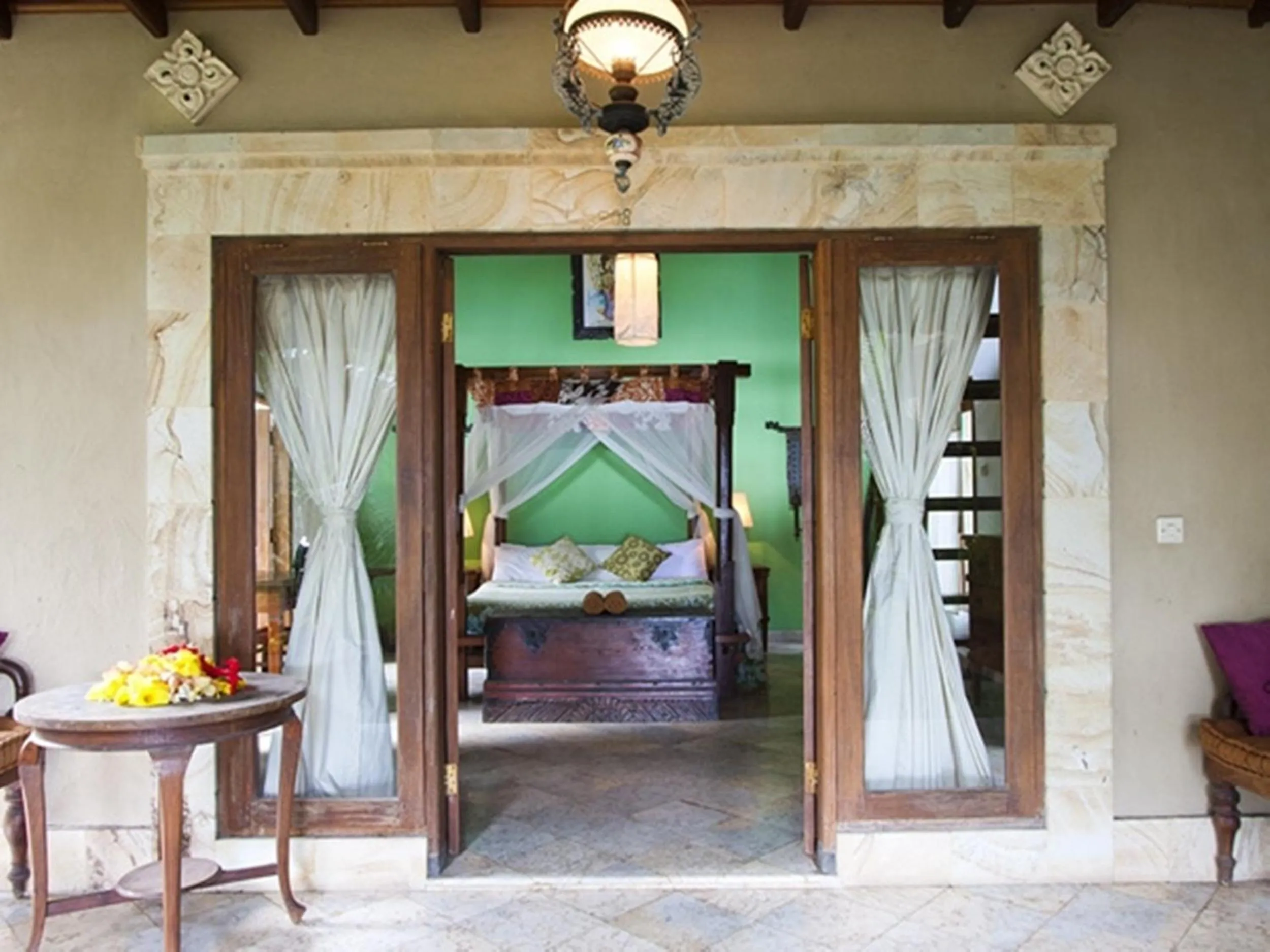 Facade/entrance, Bed in Apa Kabar Villas