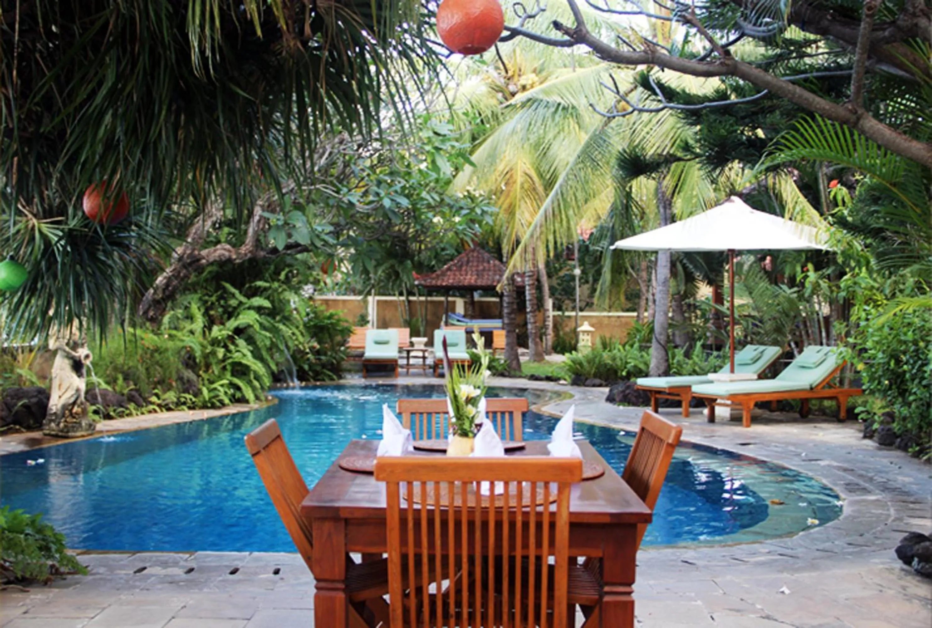 Restaurant/places to eat in Apa Kabar Villas