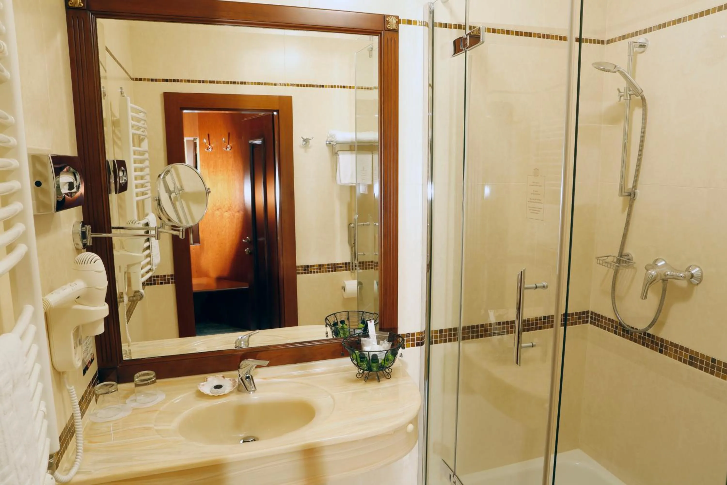 Shower in Aqua Marina