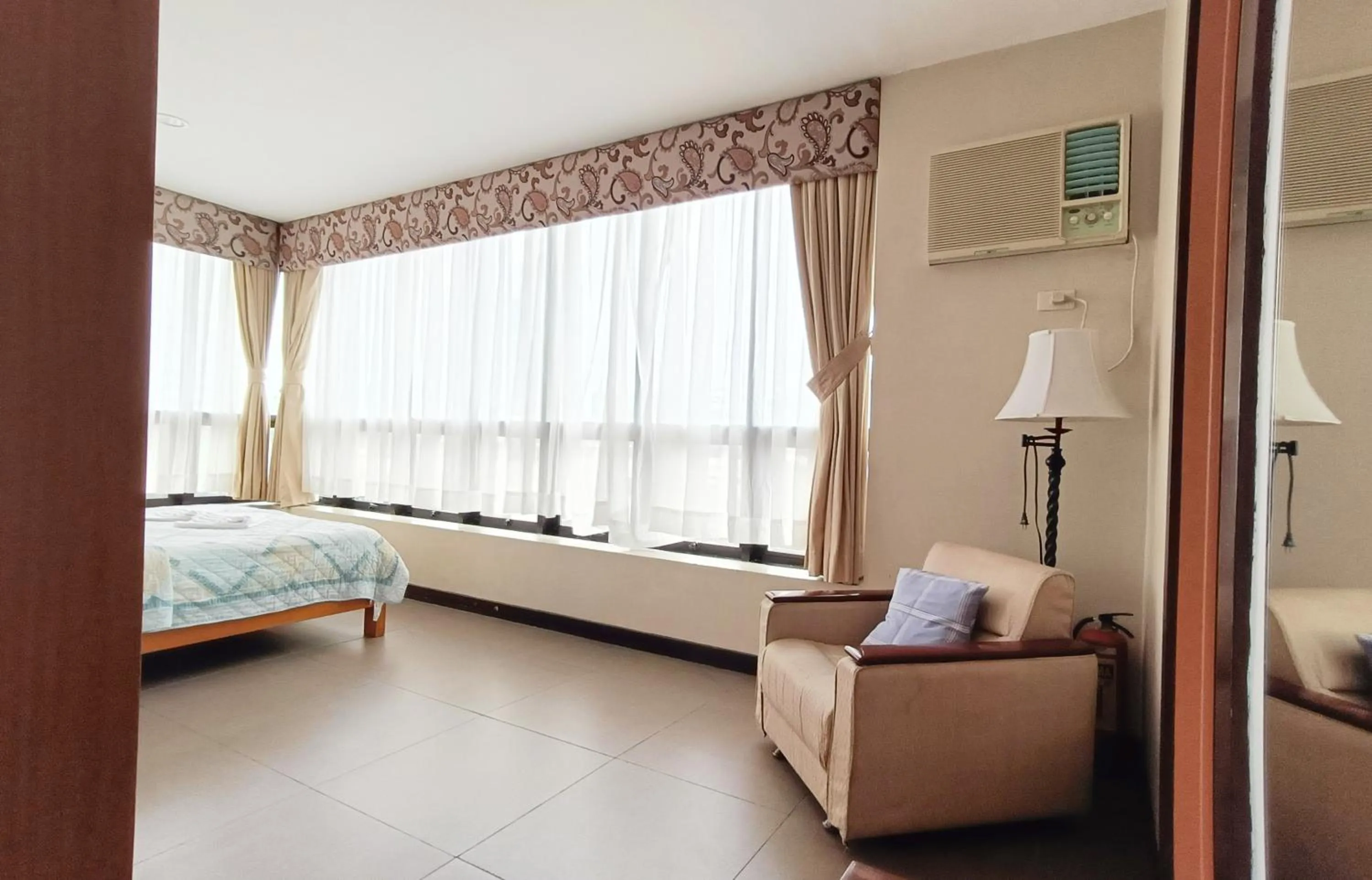 Bed in Fuente Oro Business Suites Cebu