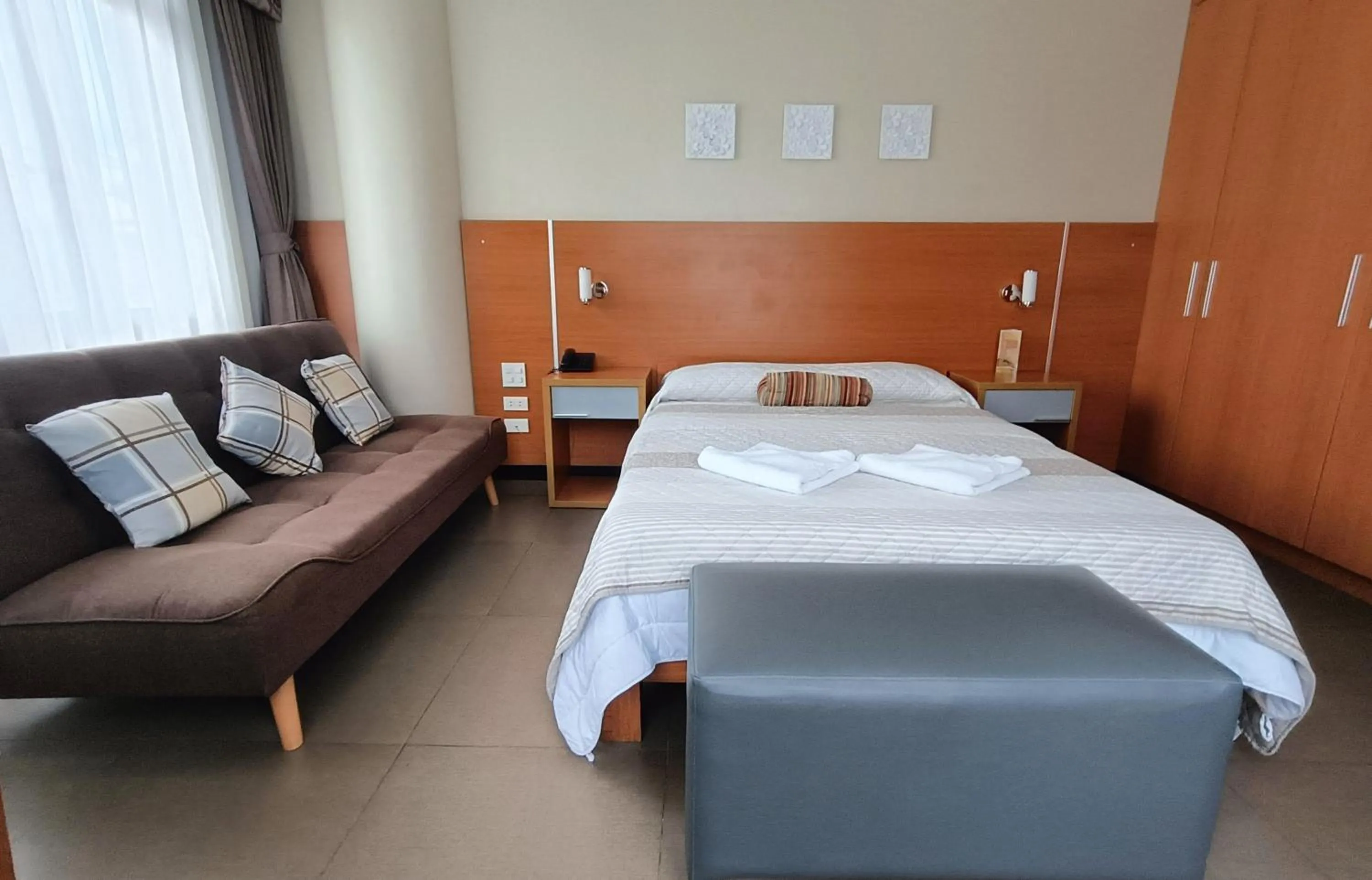 Bed in Fuente Oro Business Suites Cebu