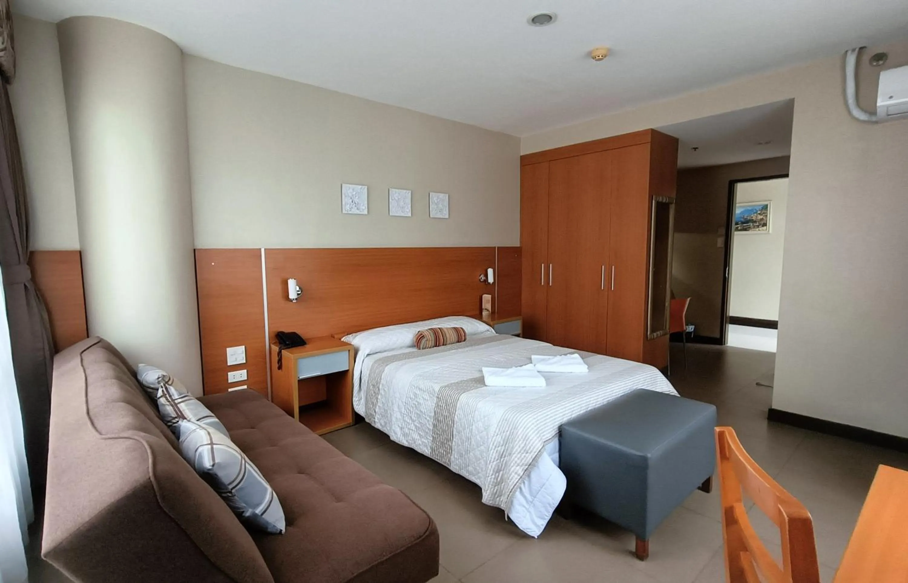 Bed in Fuente Oro Business Suites Cebu