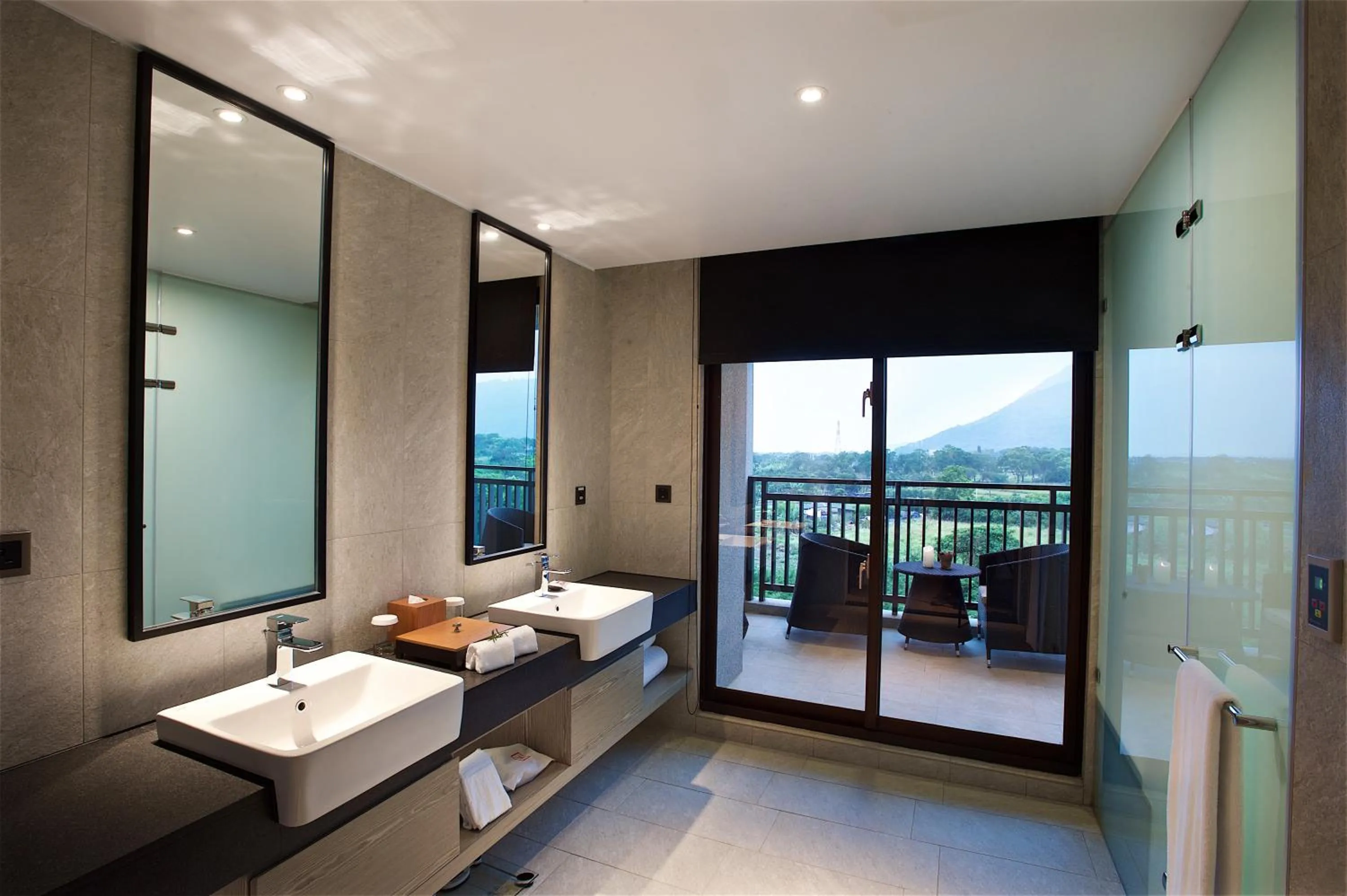 Balcony/Terrace, Bed in Gaeavilla Resort