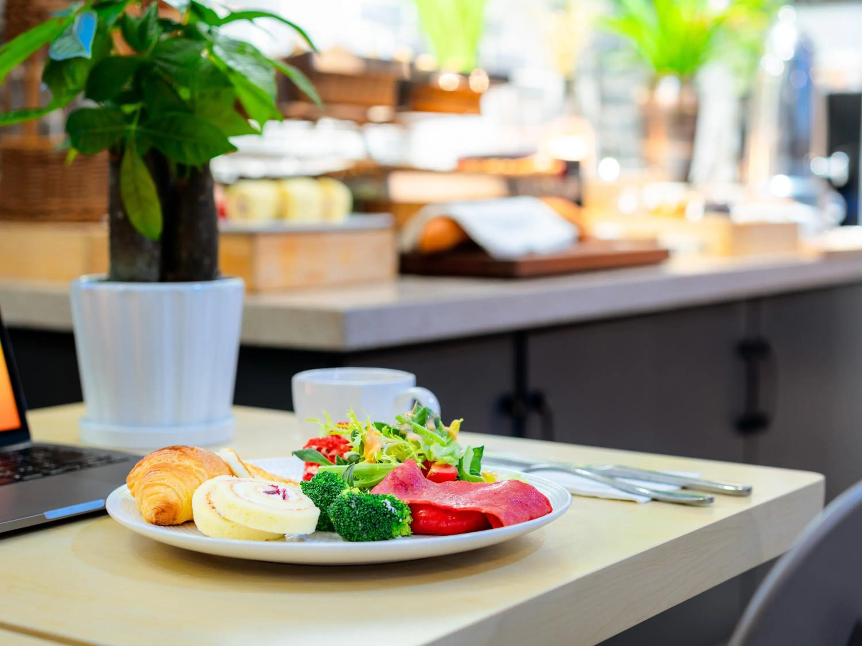 Buffet breakfast in Campanile Hotel Xi'an Dayan Pagoda Datang Night City Hotel