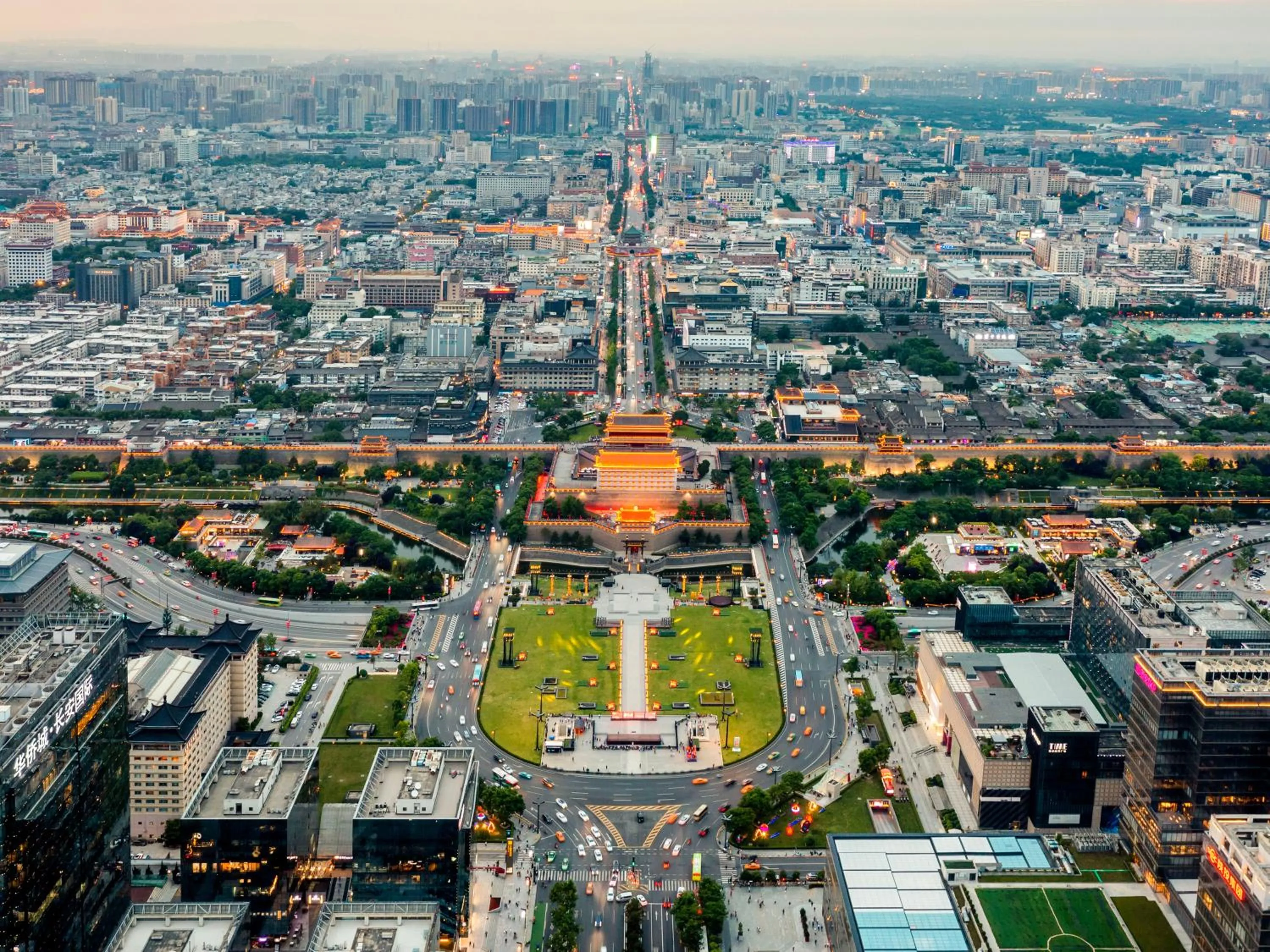 Nearby landmark in Campanile Hotel Xi'an Dayan Pagoda Datang Night City Hotel