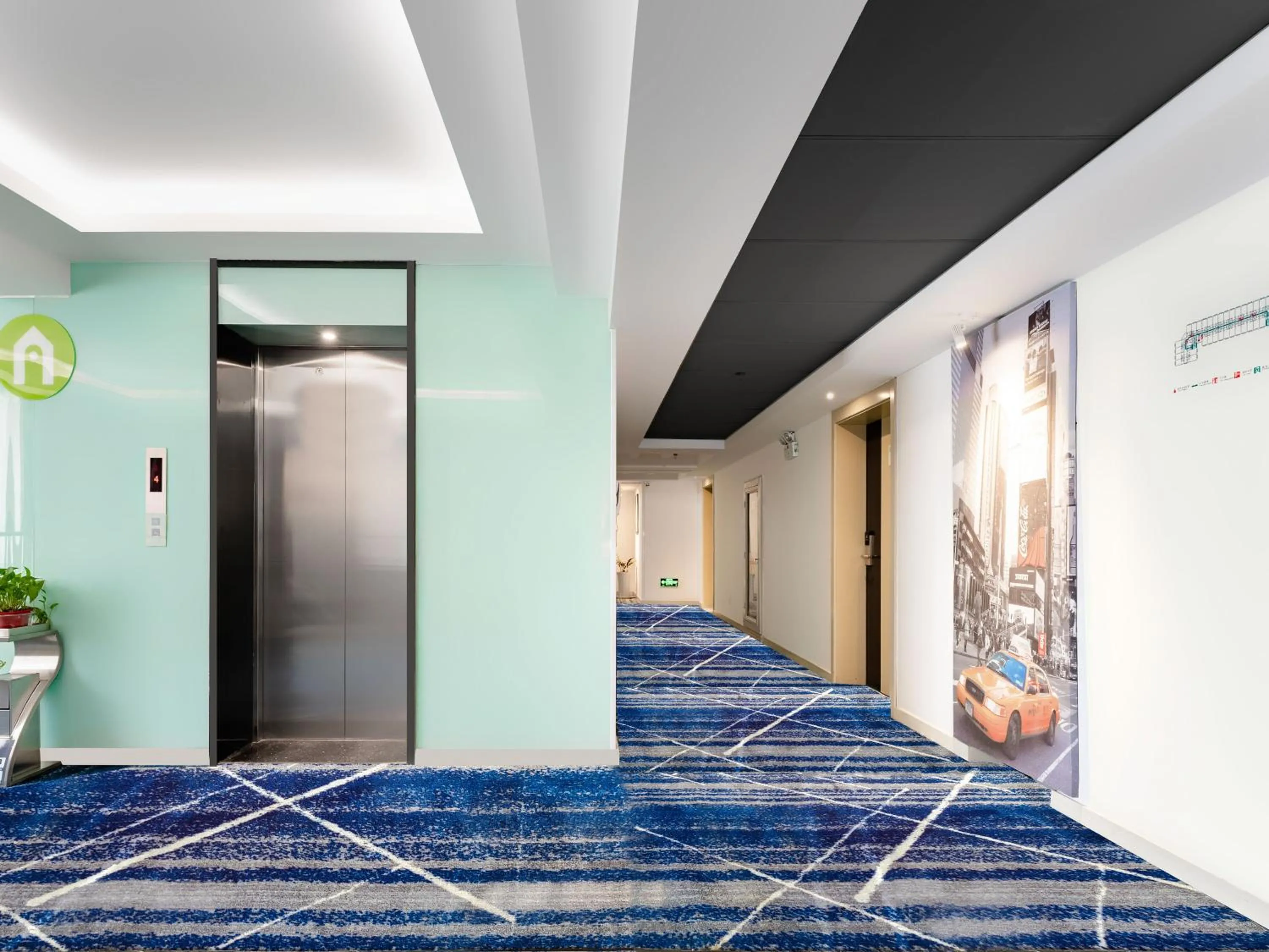 elevator in Campanile Hotel Xi'an Dayan Pagoda Datang Night City Hotel