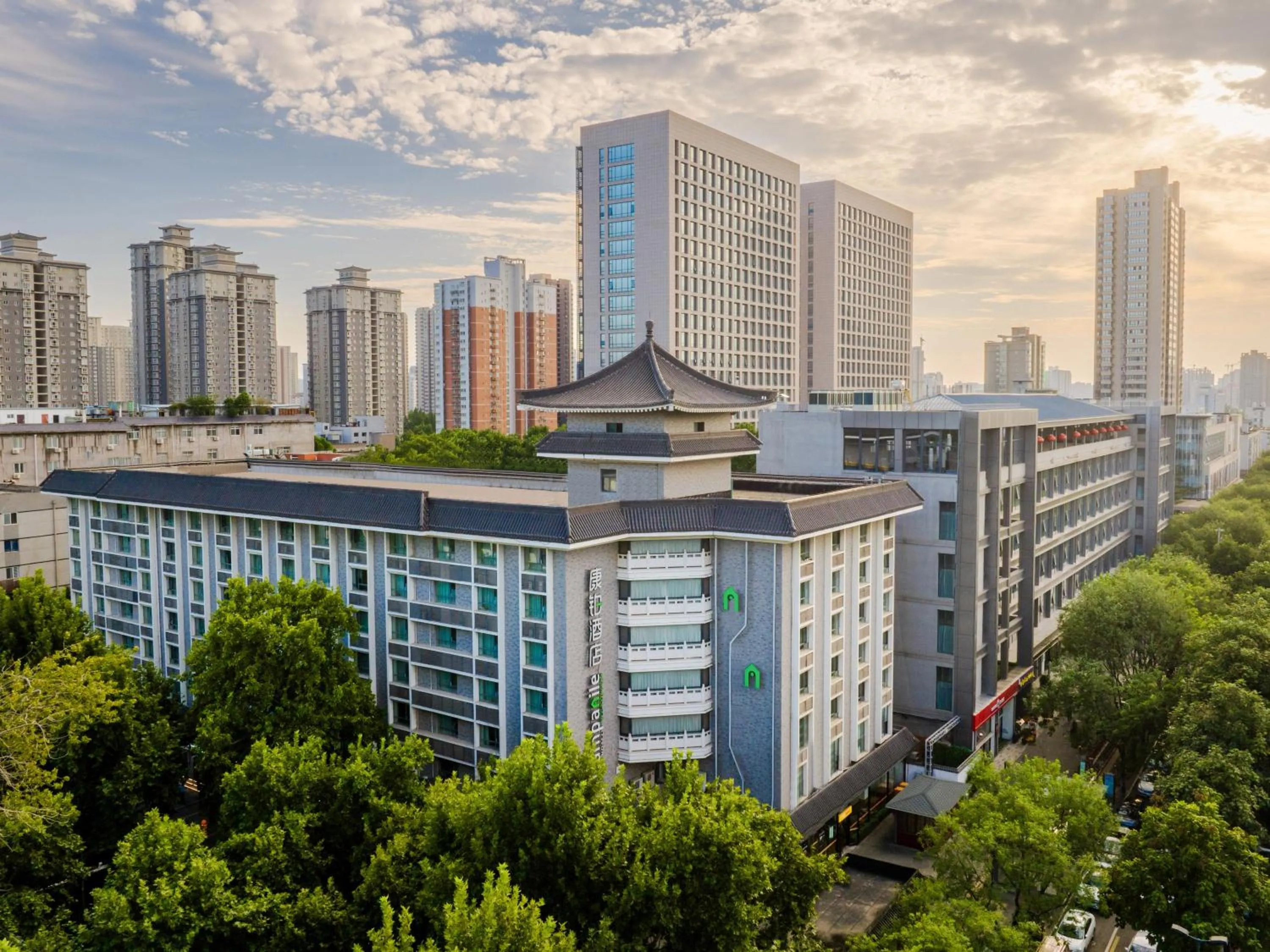 Property building in Campanile Hotel Xi'an Dayan Pagoda Datang Night City Hotel