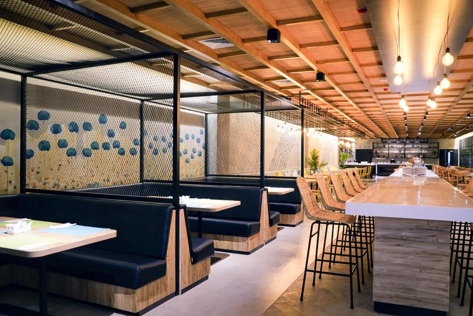 Restaurant/places to eat in PALM PARK Hotel Surabaya